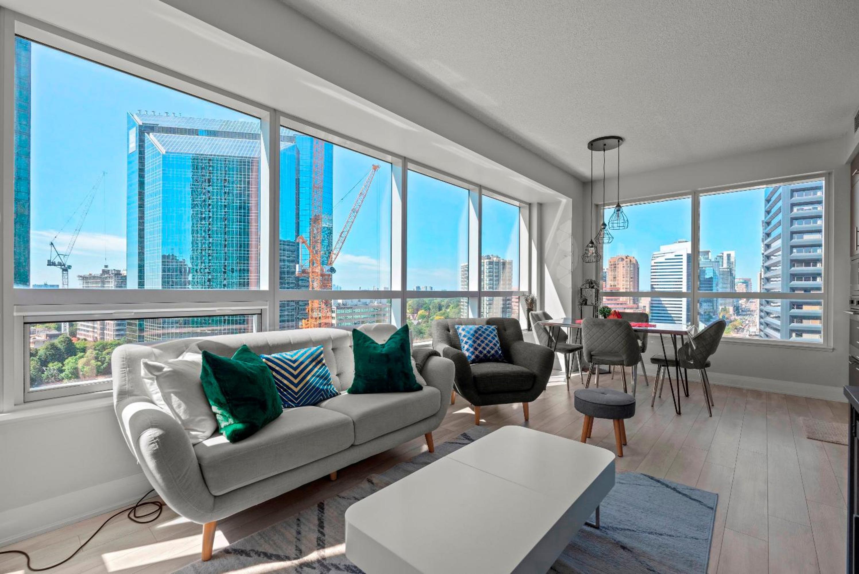 Panoramic 2 Bedroom 2 Bathroom Condo Sheppard Metro North York Toronto