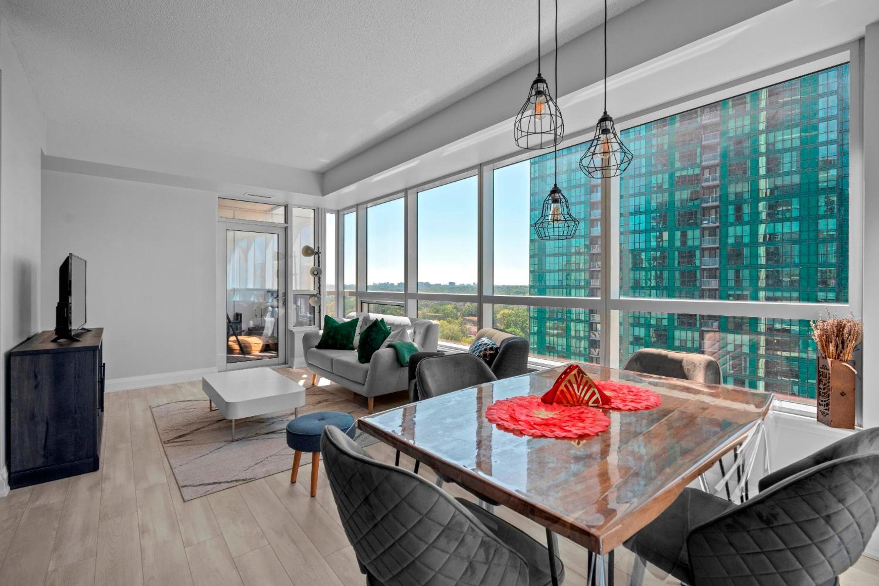 Panoramic 2 Bedroom 2 Bathroom Condo Sheppard Metro North York Toronto