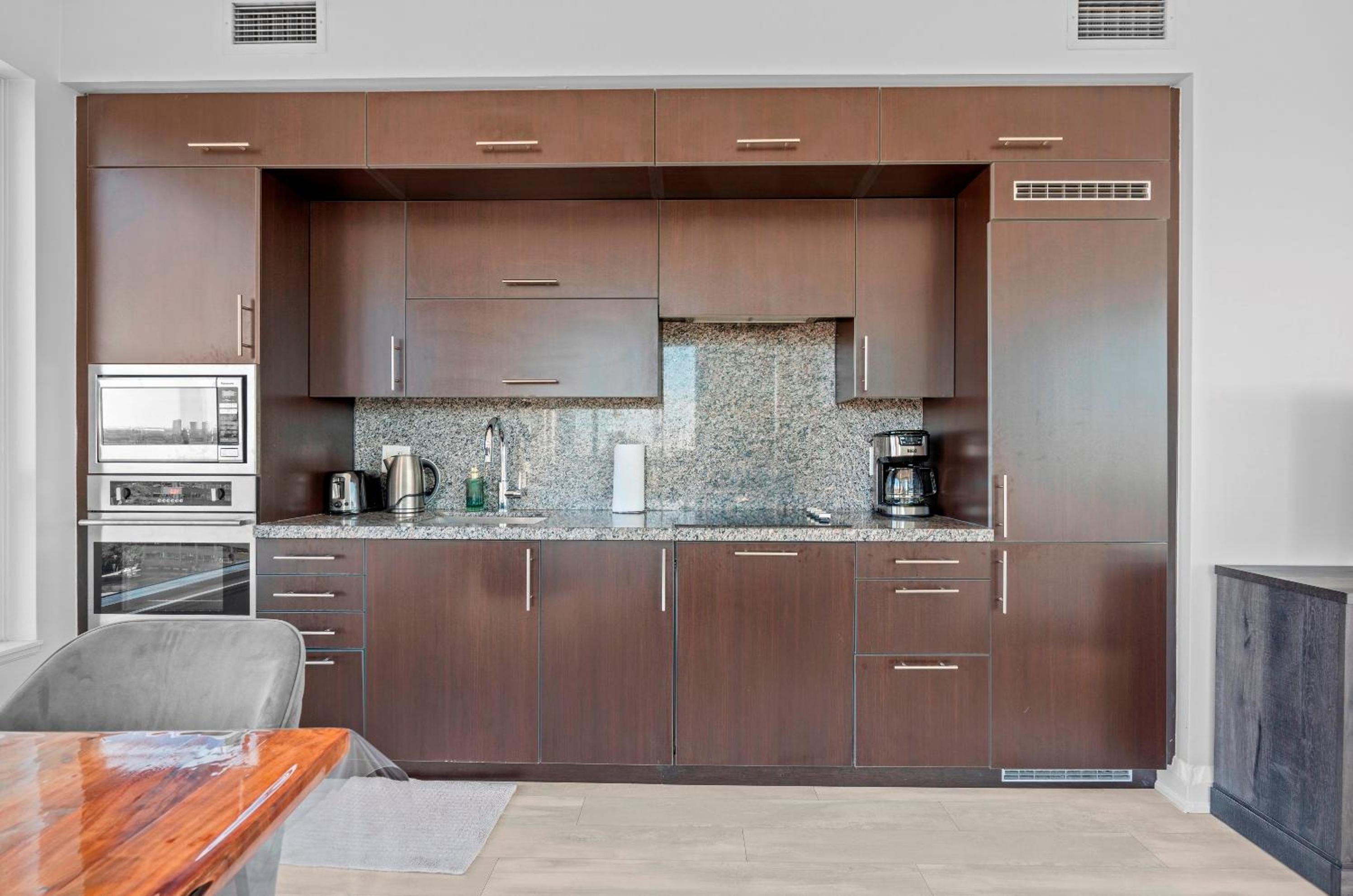 Panoramic 2 Bedroom 2 Bathroom Condo Sheppard Metro North York Toronto