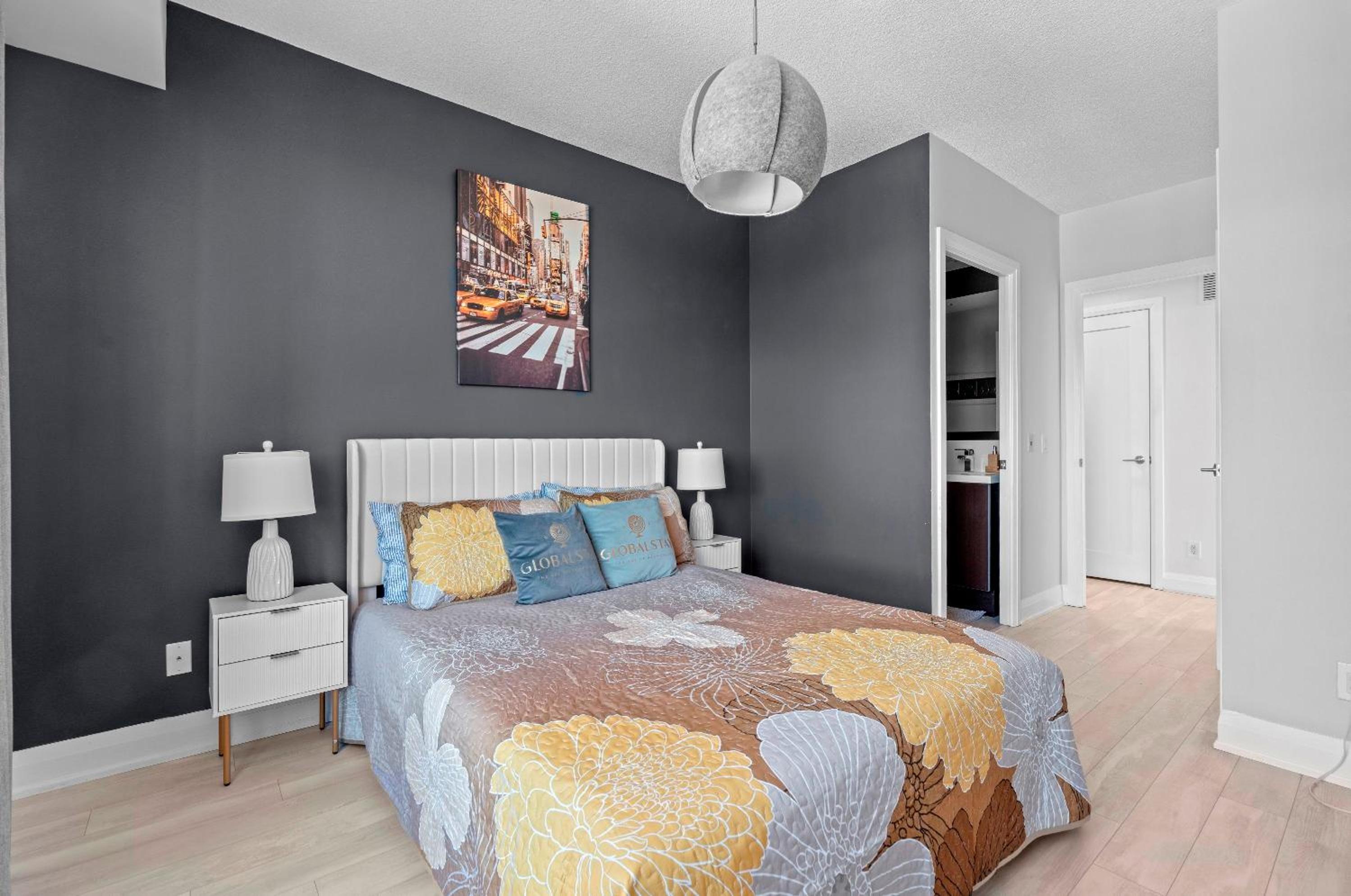 Panoramic 2 Bedroom 2 Bathroom Condo Sheppard Metro North York Toronto
