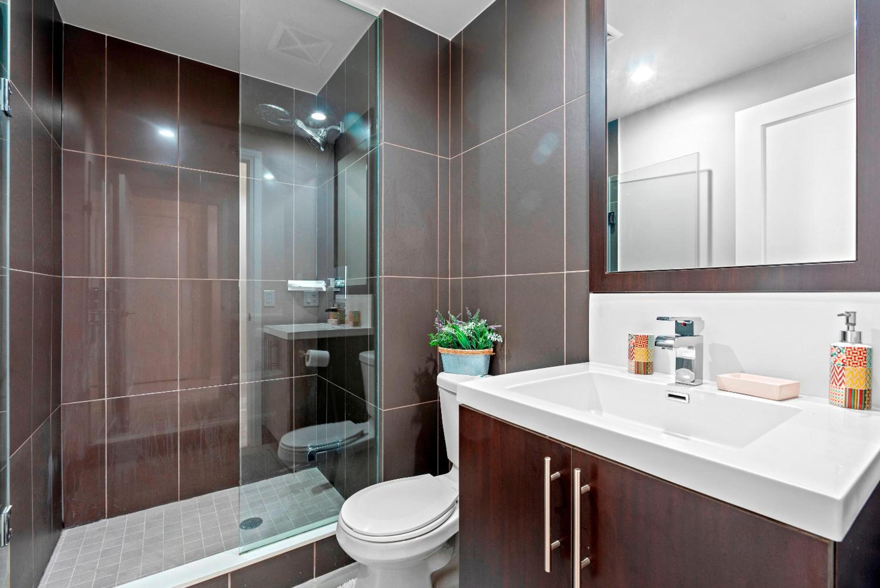 Panoramic 2 Bedroom 2 Bathroom Condo Sheppard Metro North York Toronto