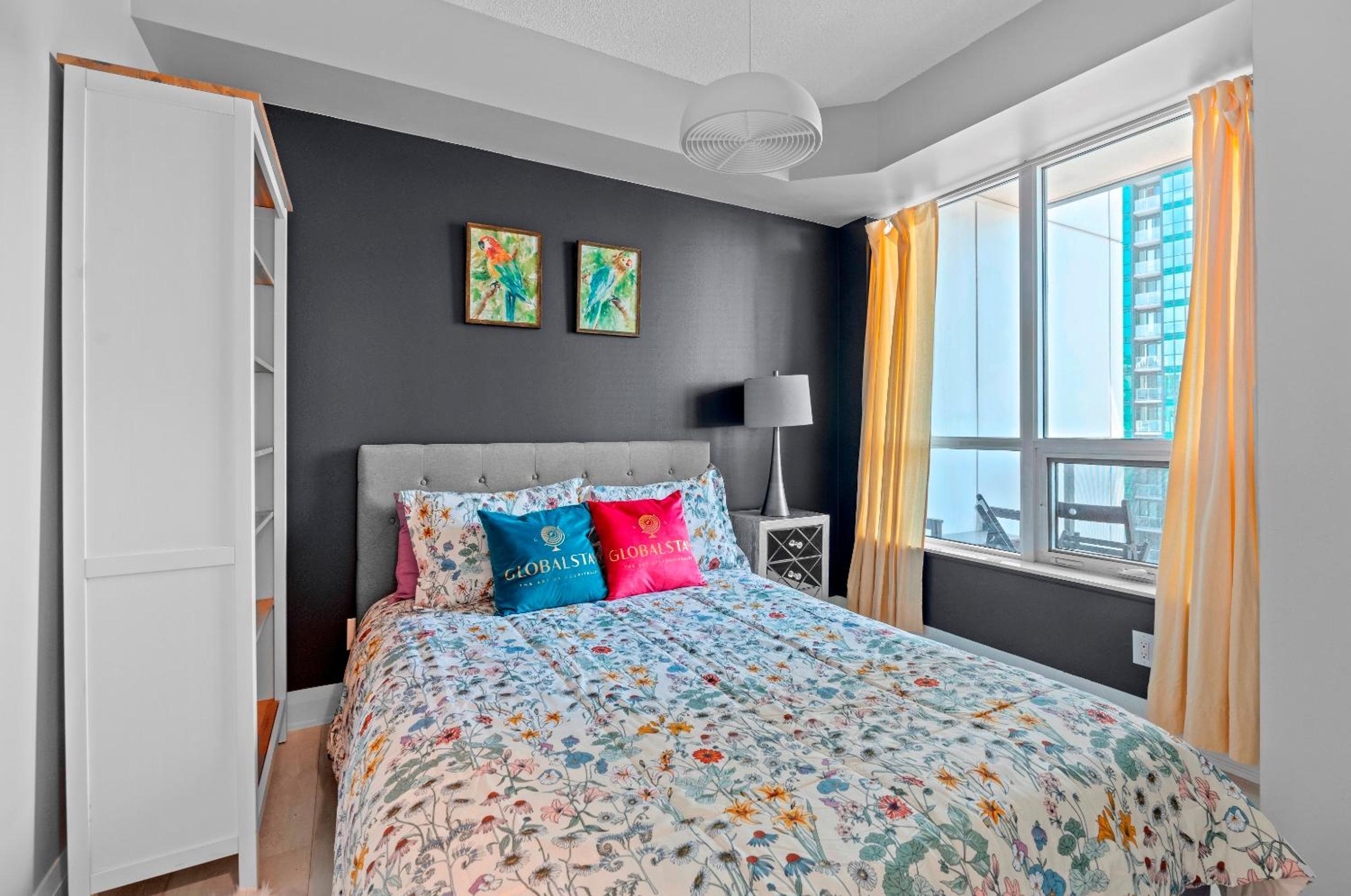 Panoramic 2 Bedroom 2 Bathroom Condo Sheppard Metro North York Toronto