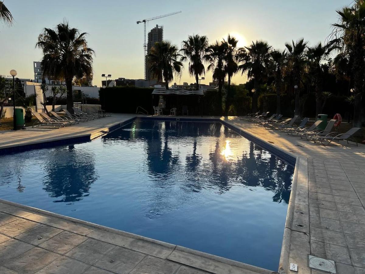 Luxury Marina Beach Stay