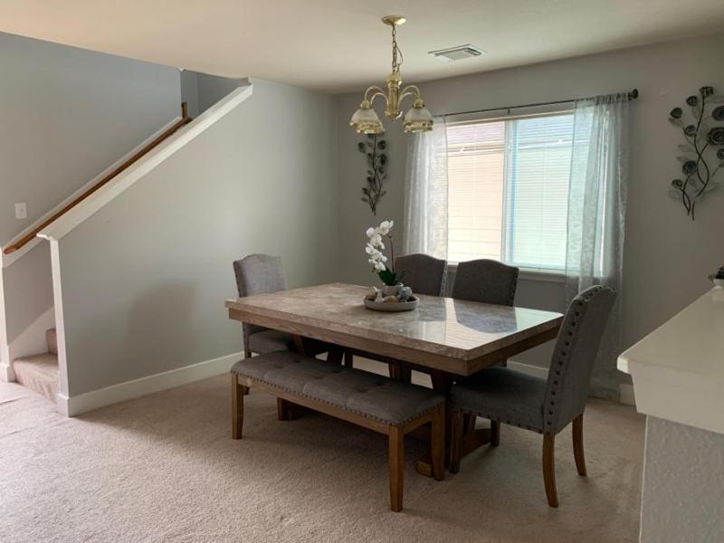 Home Away From Home 10-minutes IAH airport-Hospital-malls-Restaurants