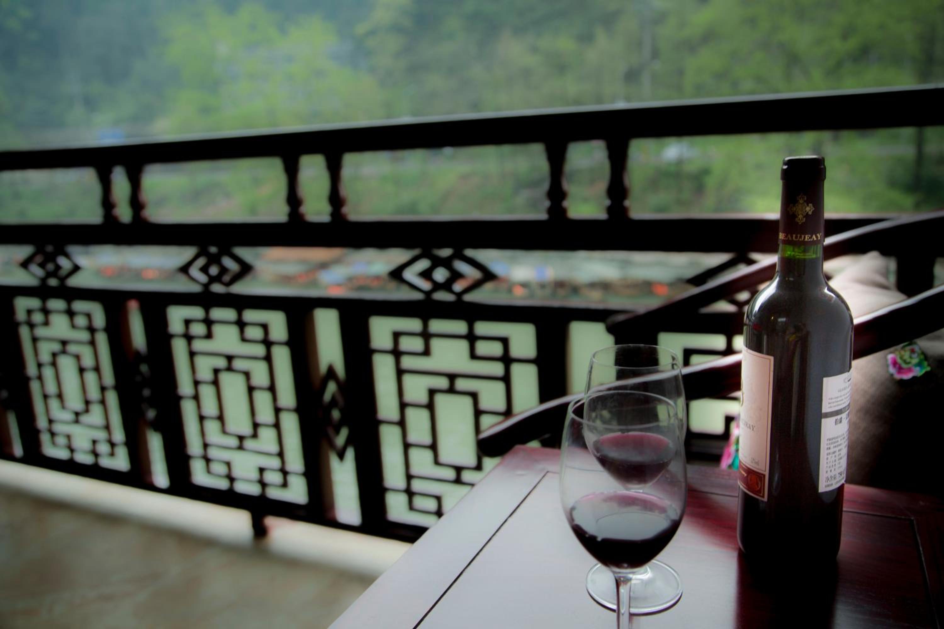 Fenghuang Tujia Ethnic Minority River View Hotel