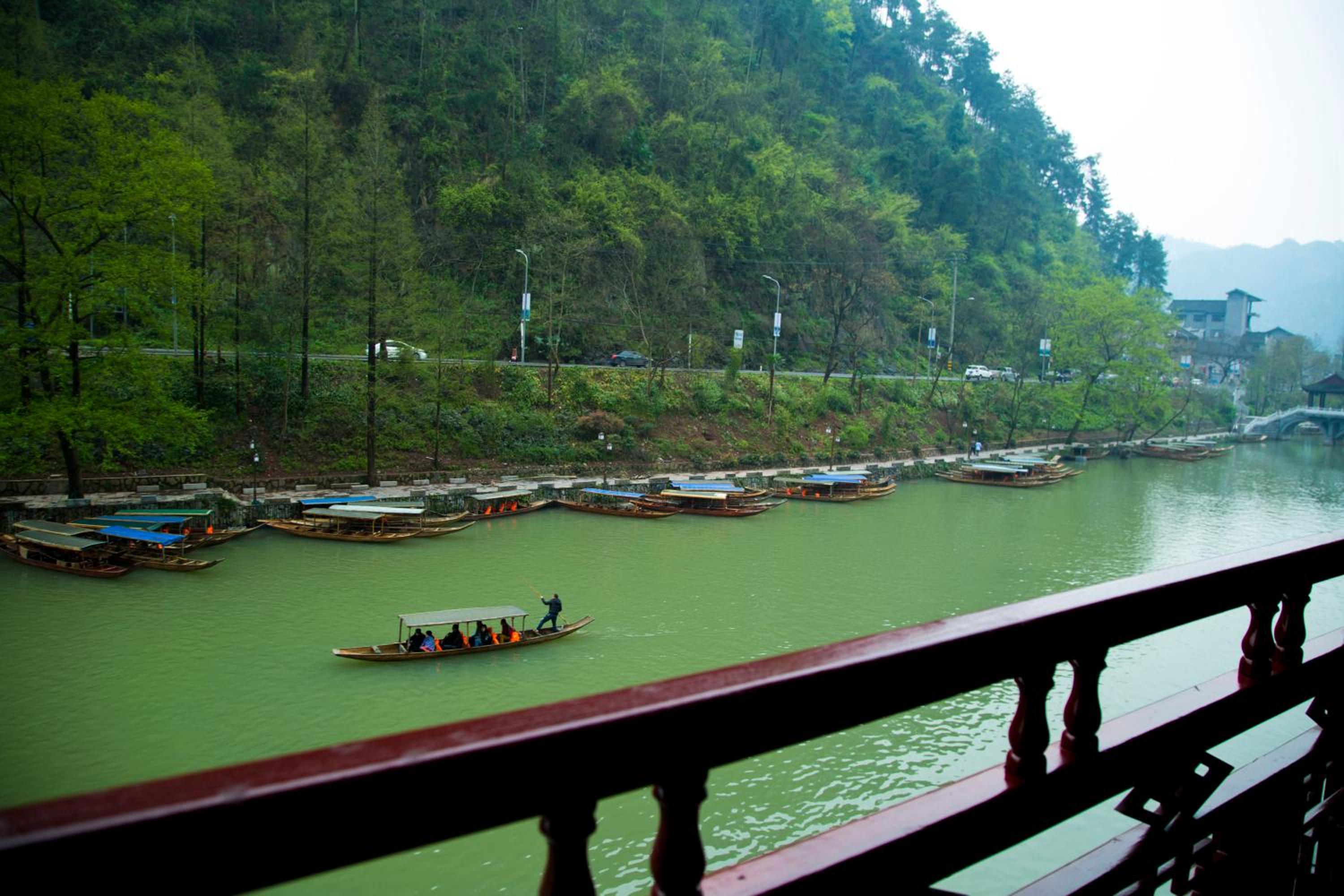 Fenghuang Tujia Ethnic Minority River View Hotel