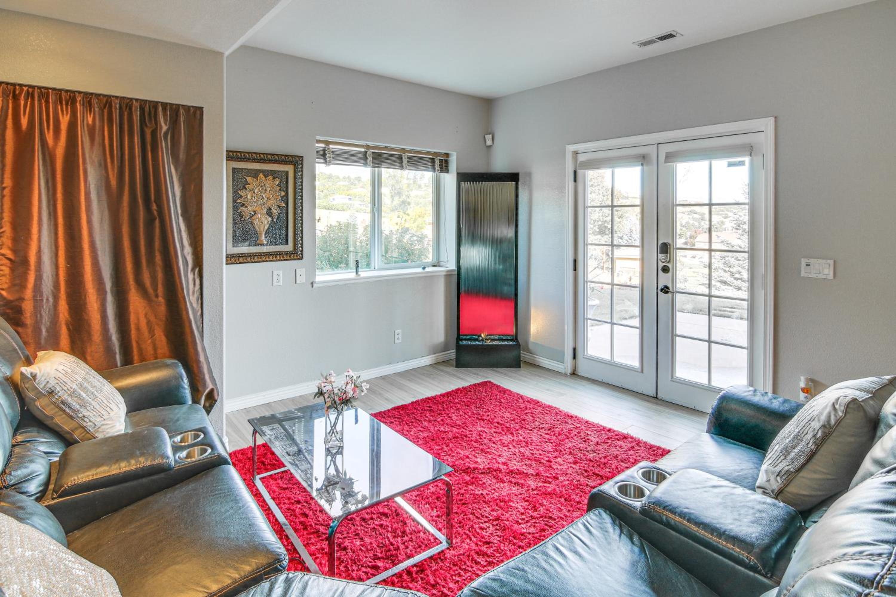 4 Mi to Broadmoor! Apt with Movie Theater and Mtn View