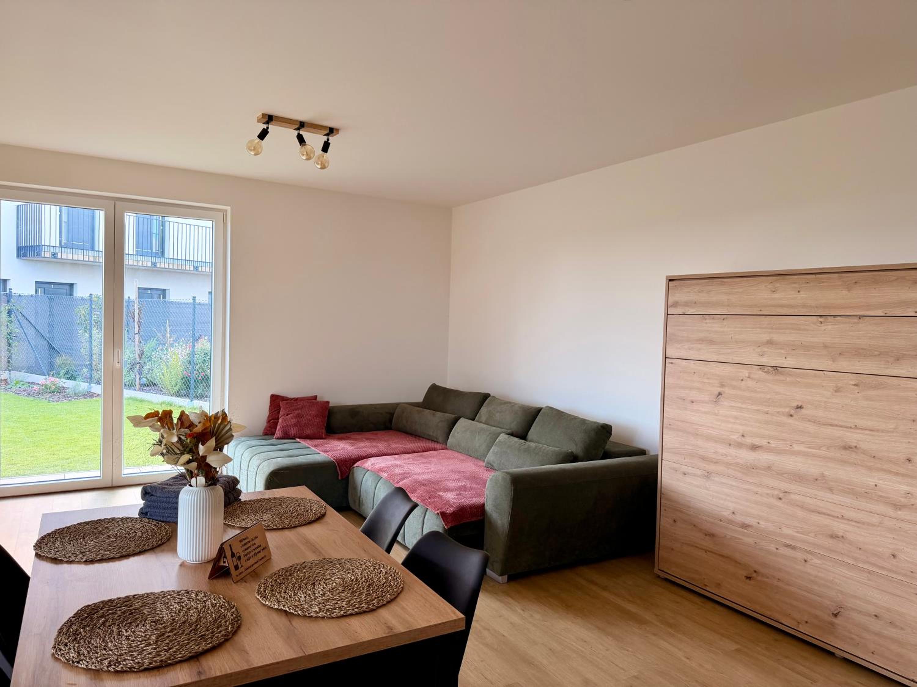 Slunečný apartmán s předzáhradkou Pasohlávky