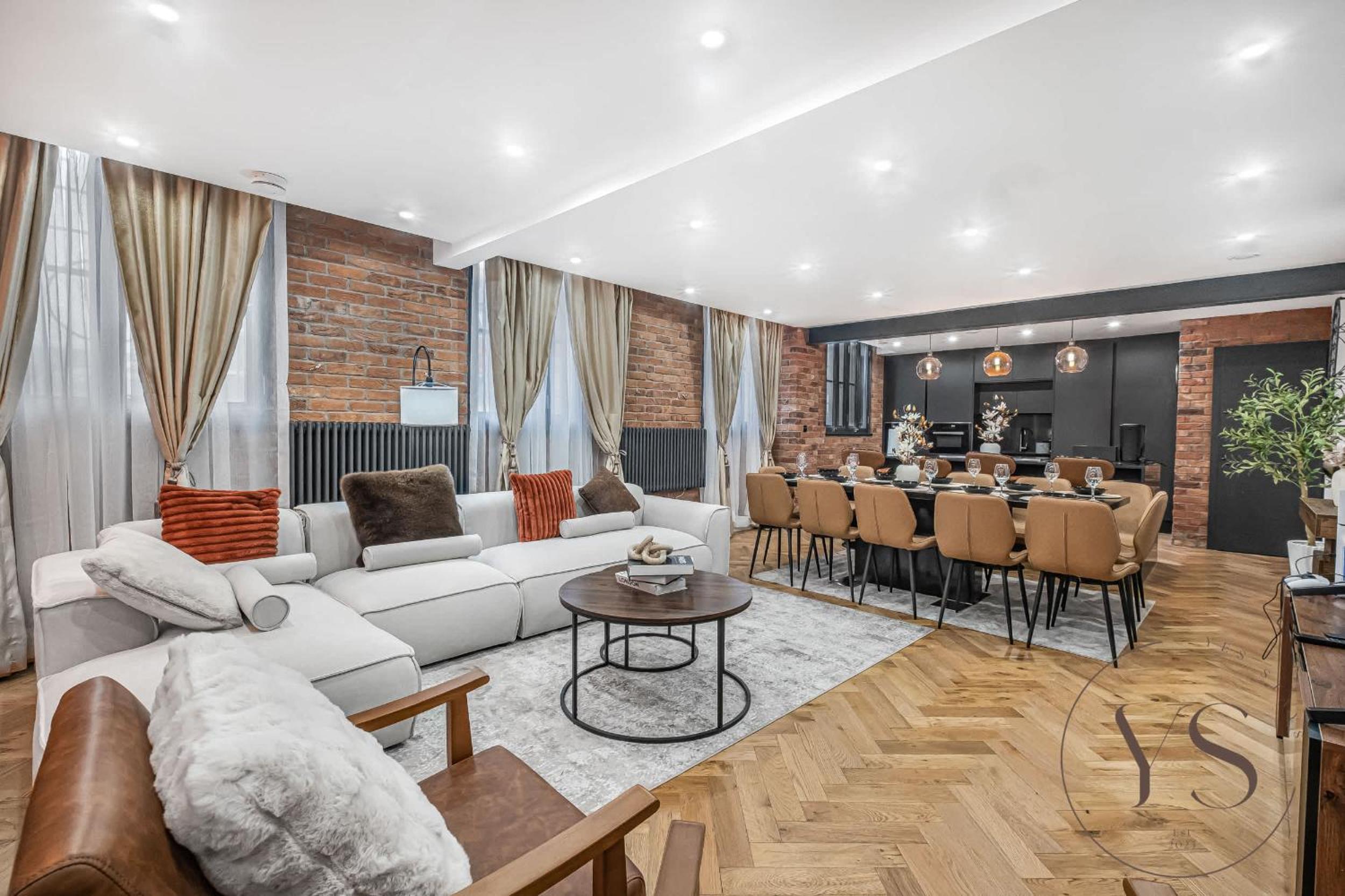 Birmingham 5BR Cosy Apartment - Wi-Fi, Games, Play Station