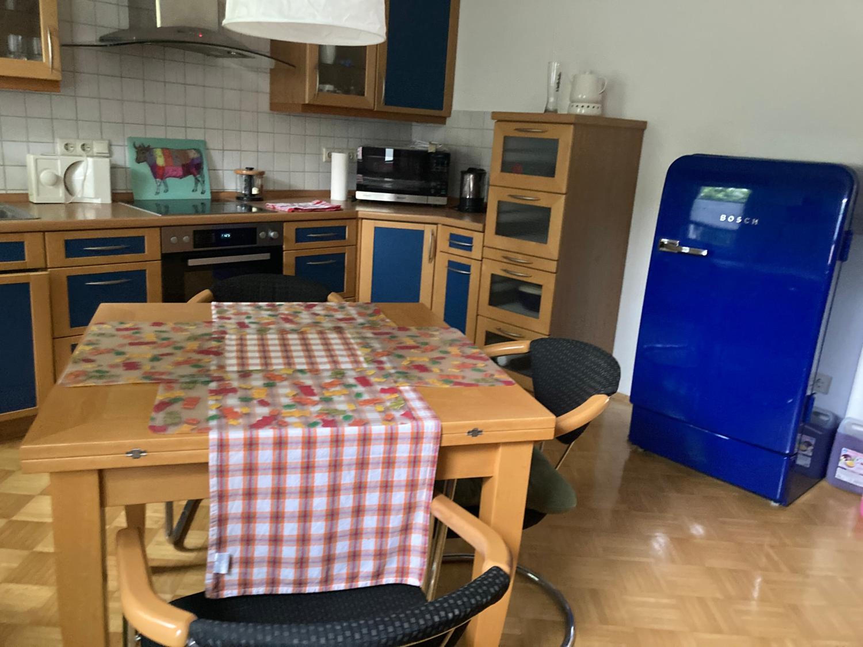 Premium Ruhiges ganzes Apartment 90 m 2 Schlafzimmer große Küche Wohnzimmer
