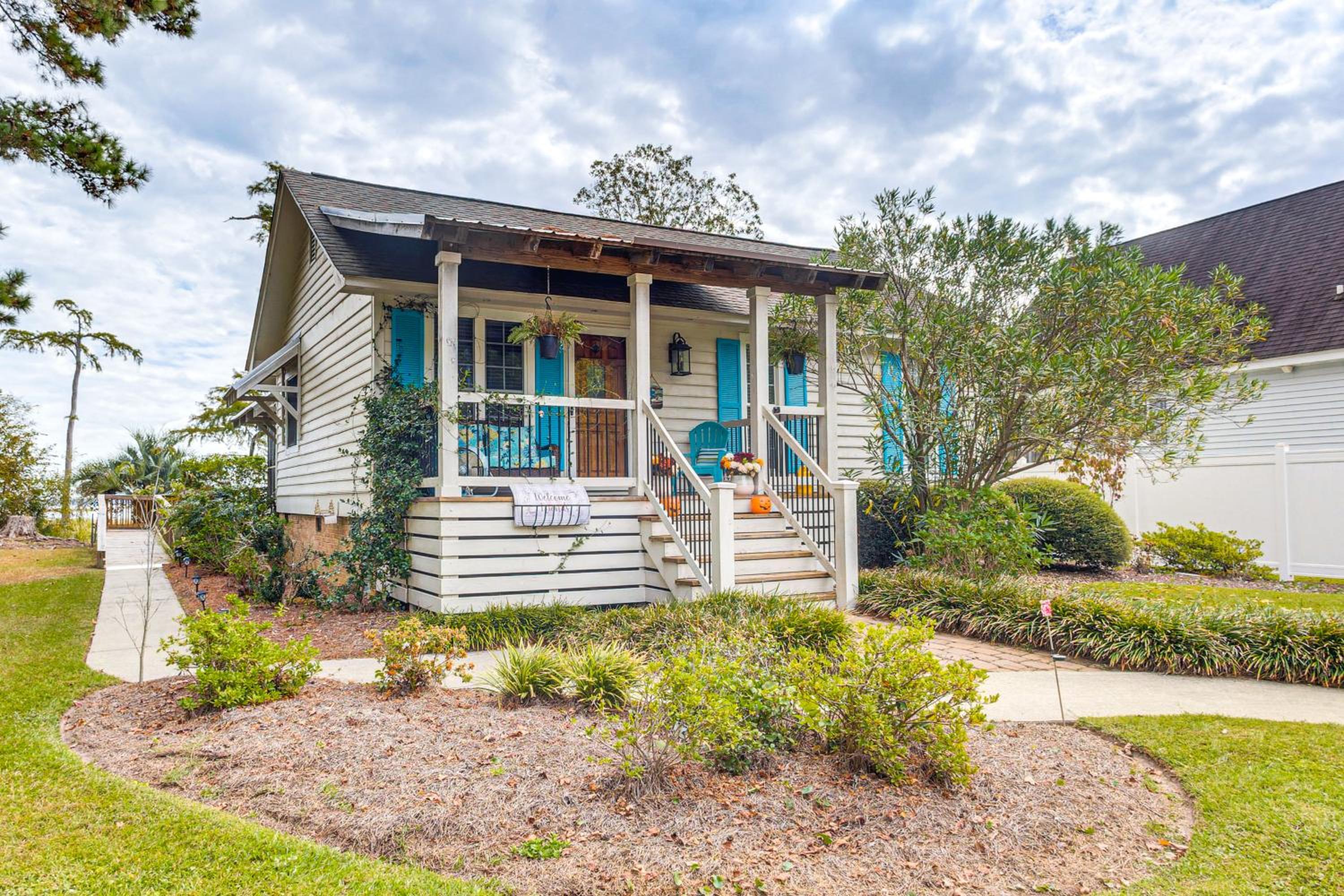 Fish, Swim and Grill Lakefront Carolina Home!