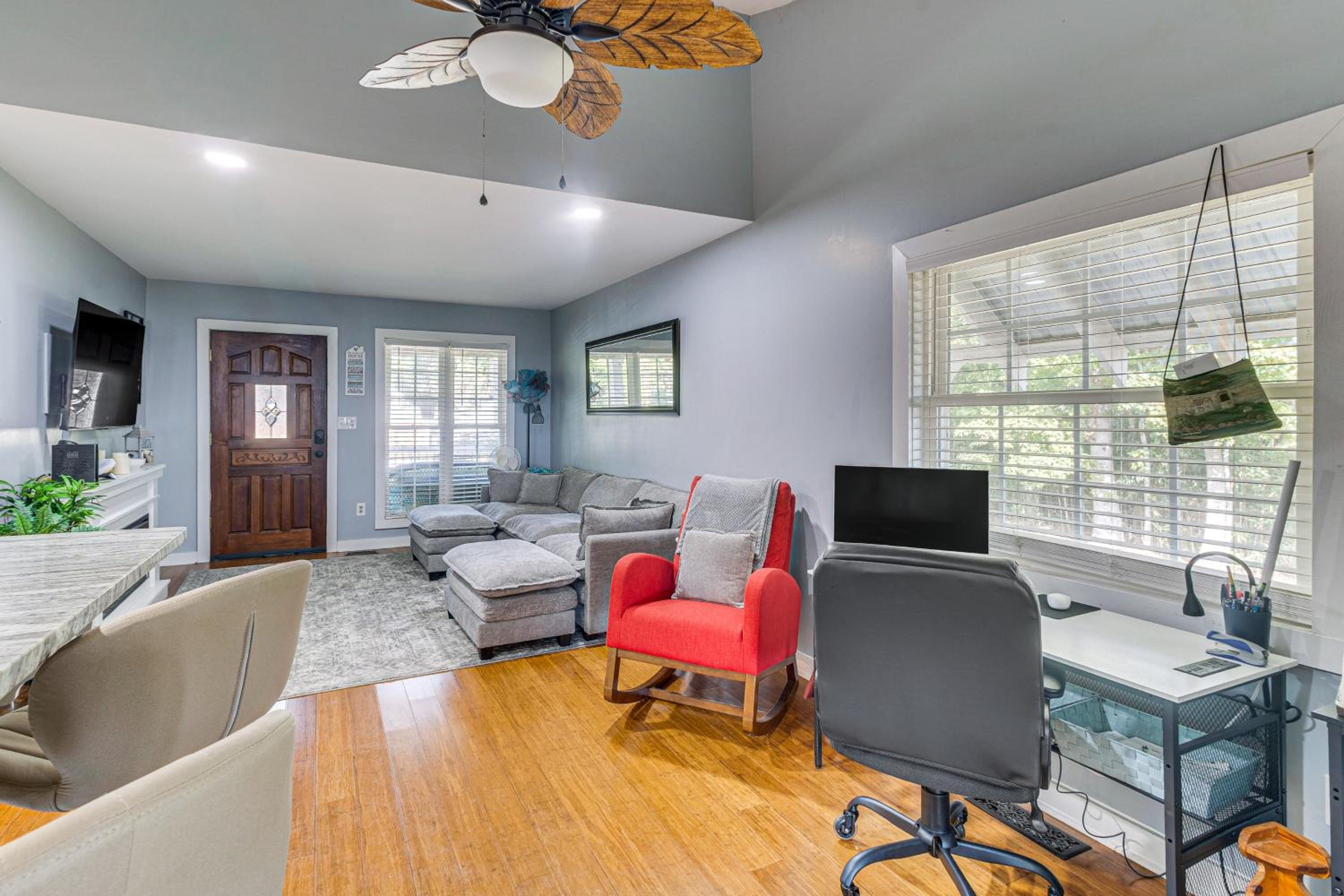 Fish, Swim and Grill Lakefront Carolina Home!