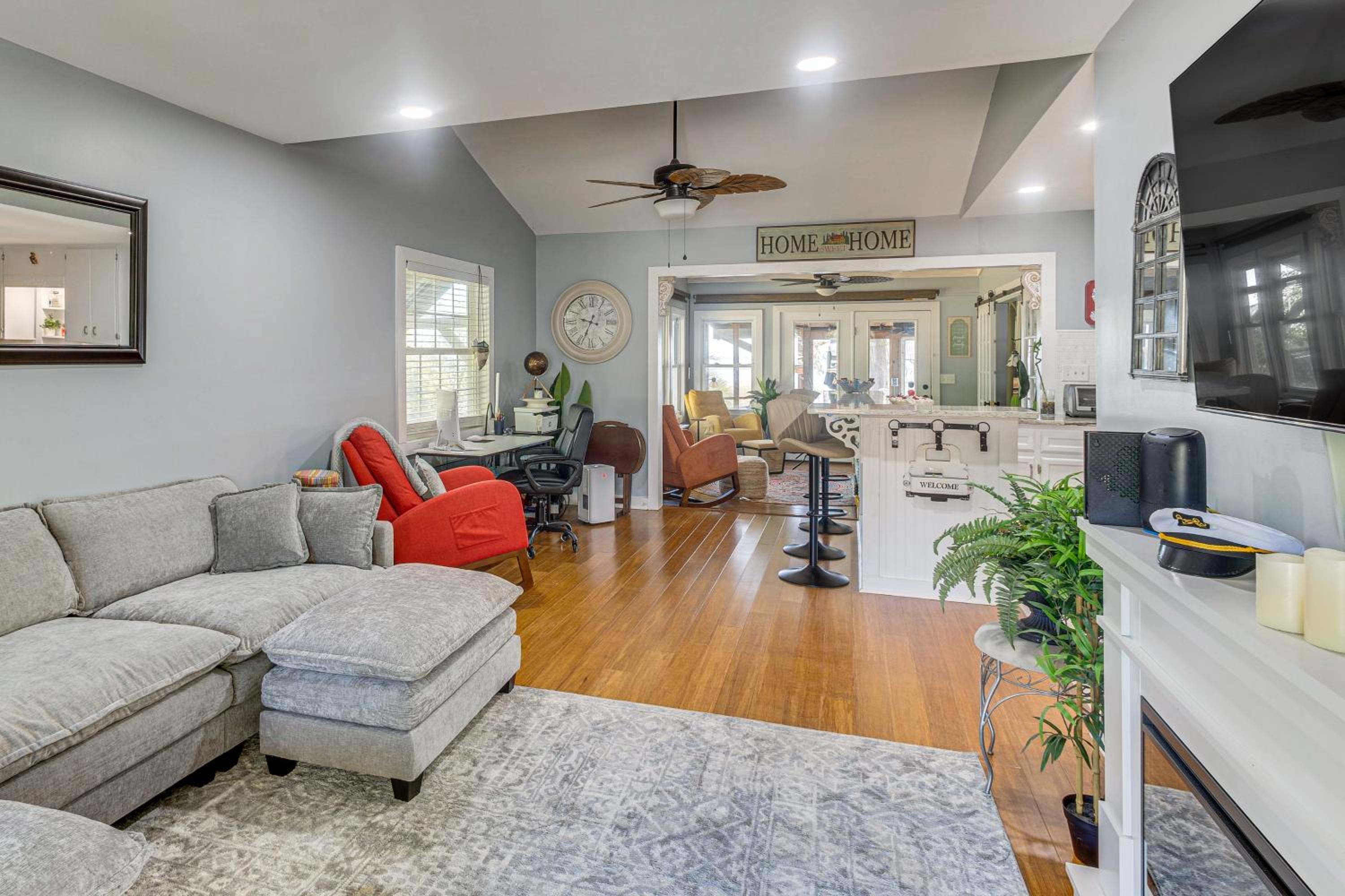 Fish, Swim and Grill Lakefront Carolina Home!