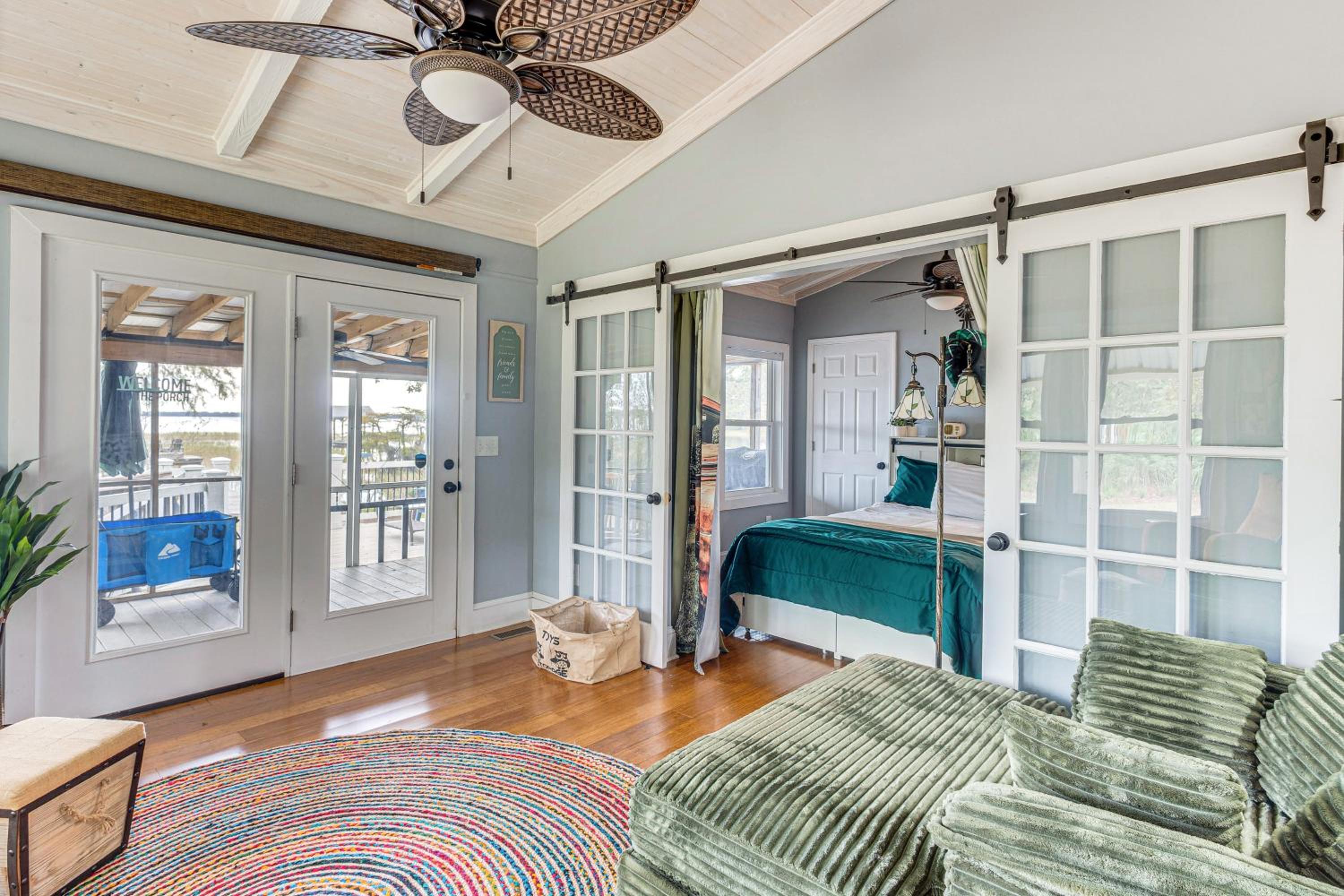 Fish, Swim and Grill Lakefront Carolina Home!