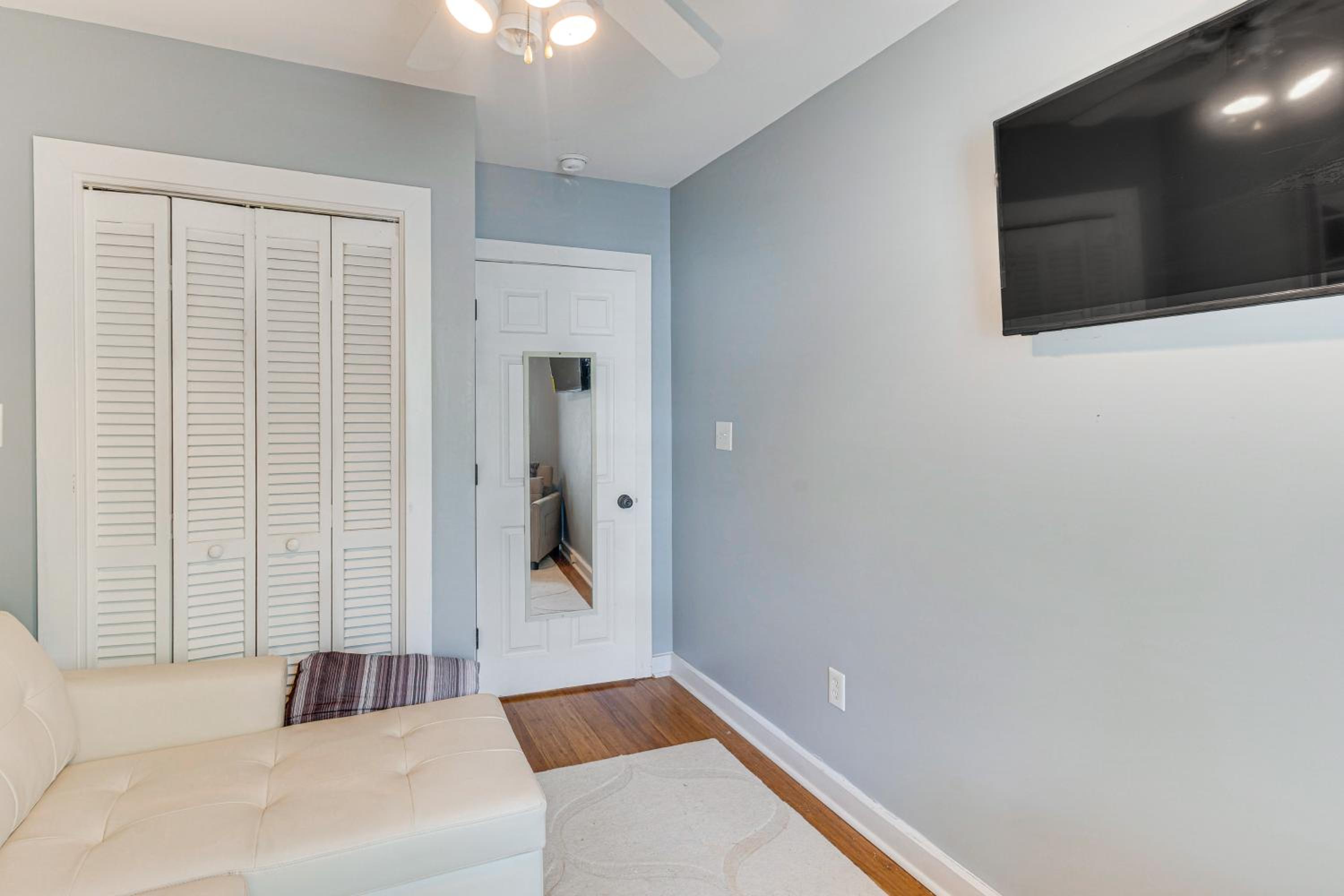 Fish, Swim and Grill Lakefront Carolina Home!
