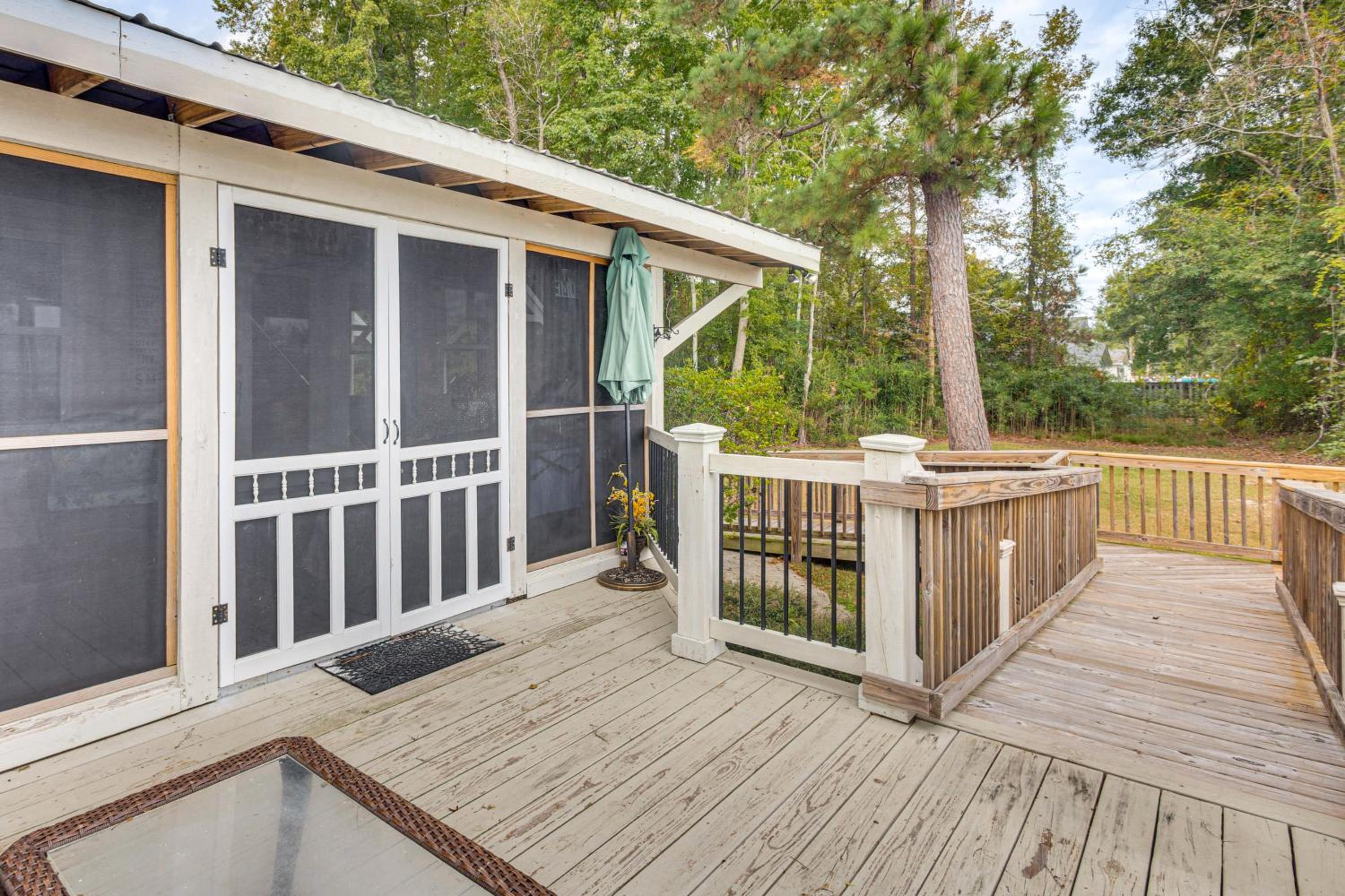 Fish, Swim and Grill Lakefront Carolina Home!