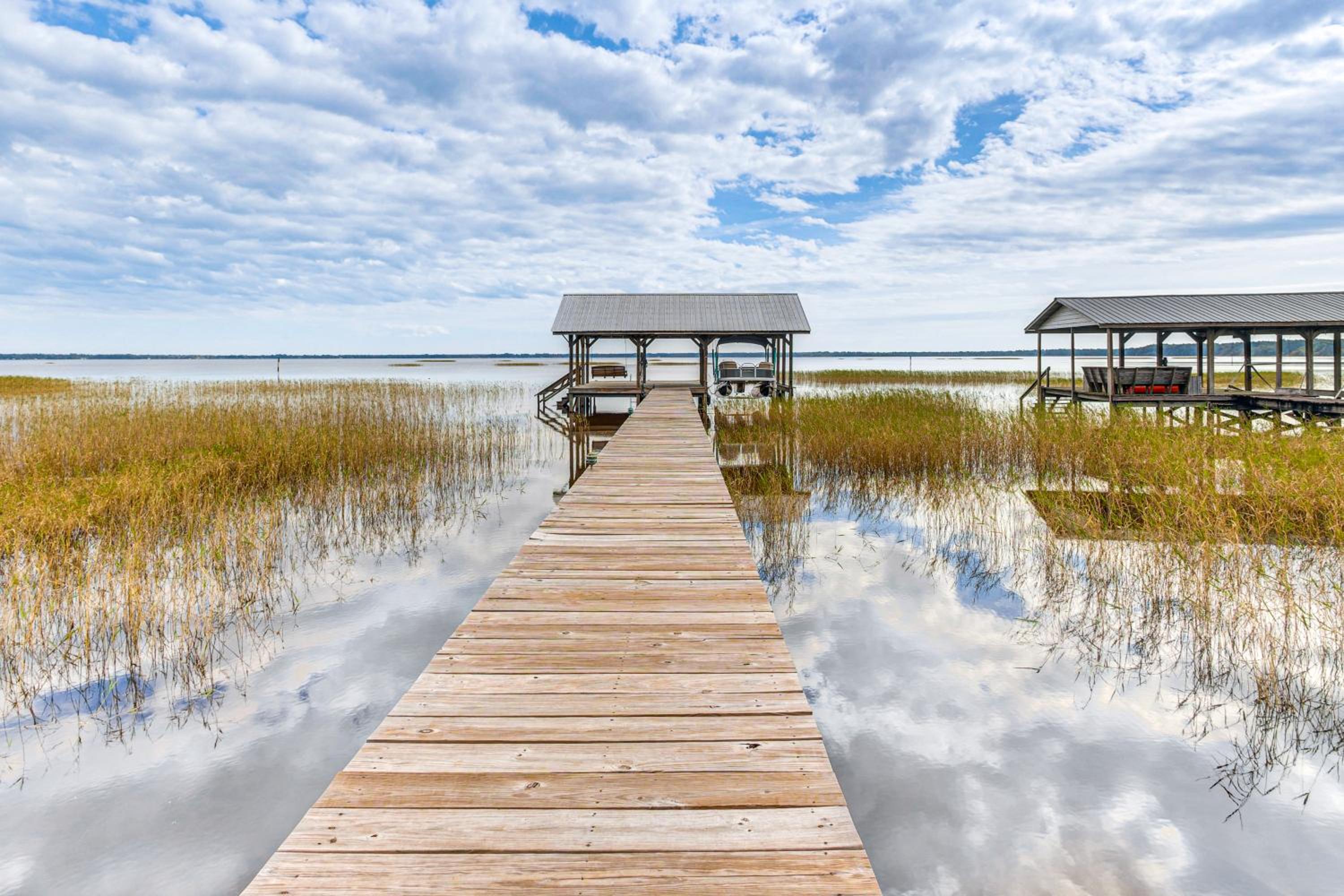 Fish, Swim and Grill Lakefront Carolina Home!