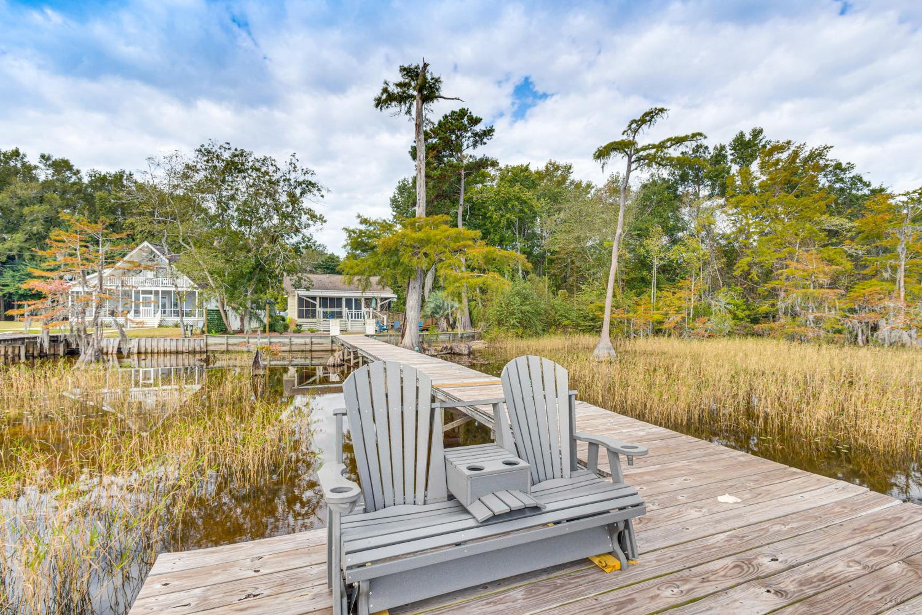 Fish, Swim and Grill Lakefront Carolina Home!
