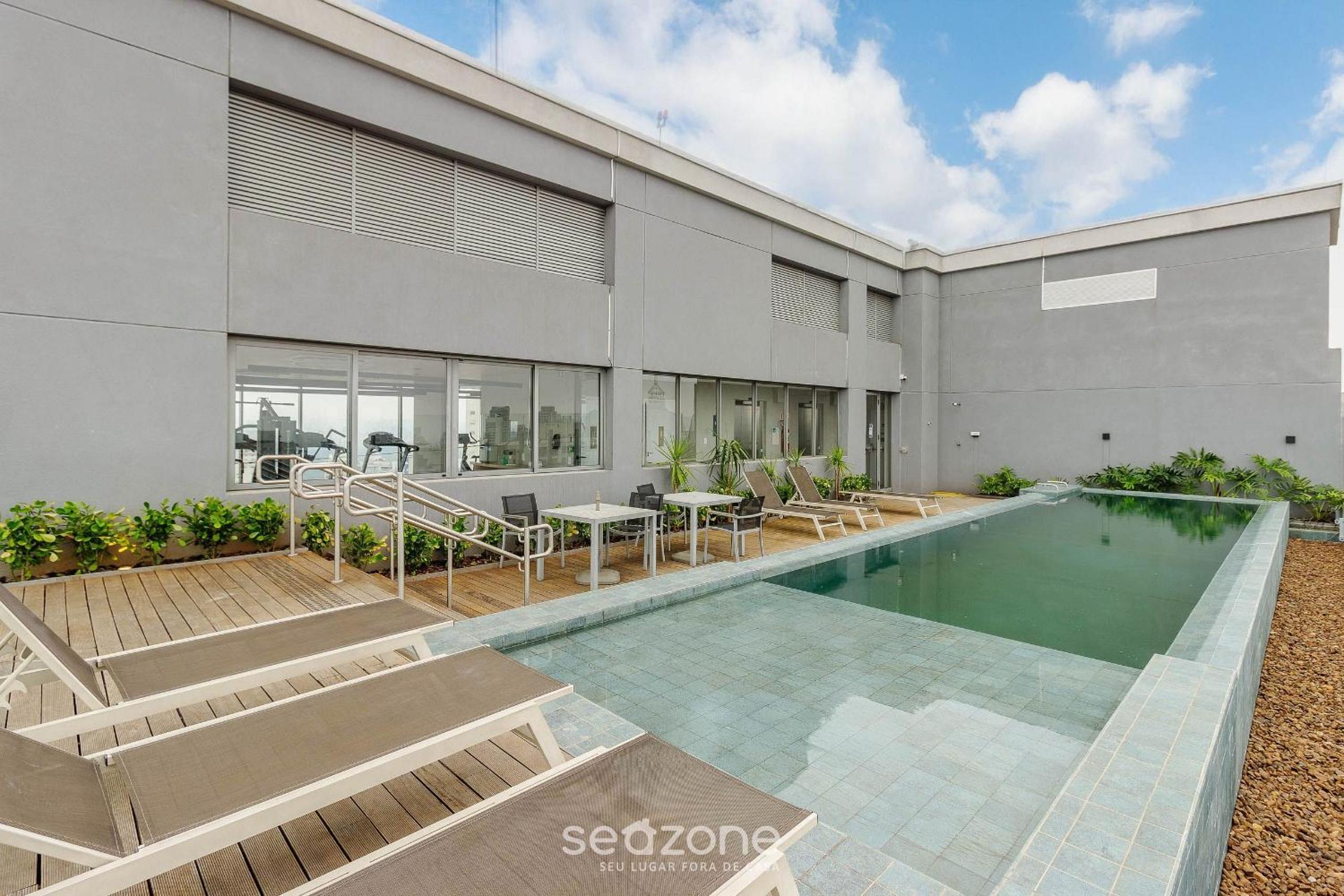 Modern apartments in a building with a pool, 300m from the subway - UOYs