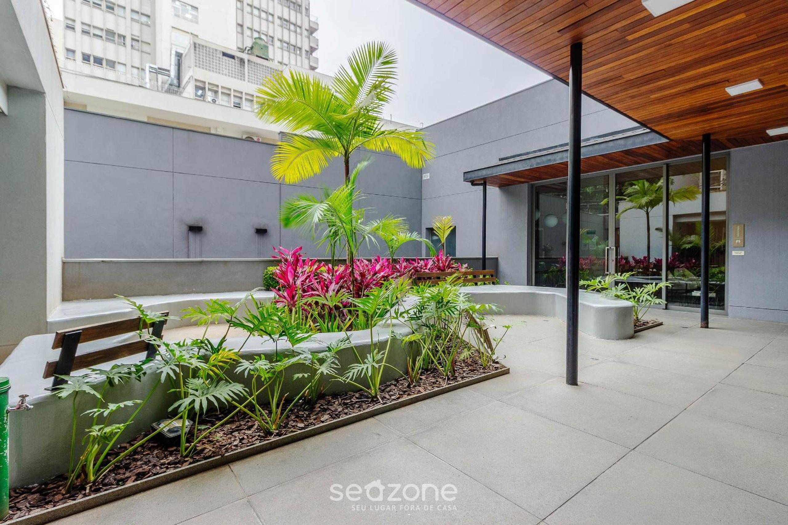 Modern apartments in a building with a pool, 300m from the subway - UOYs