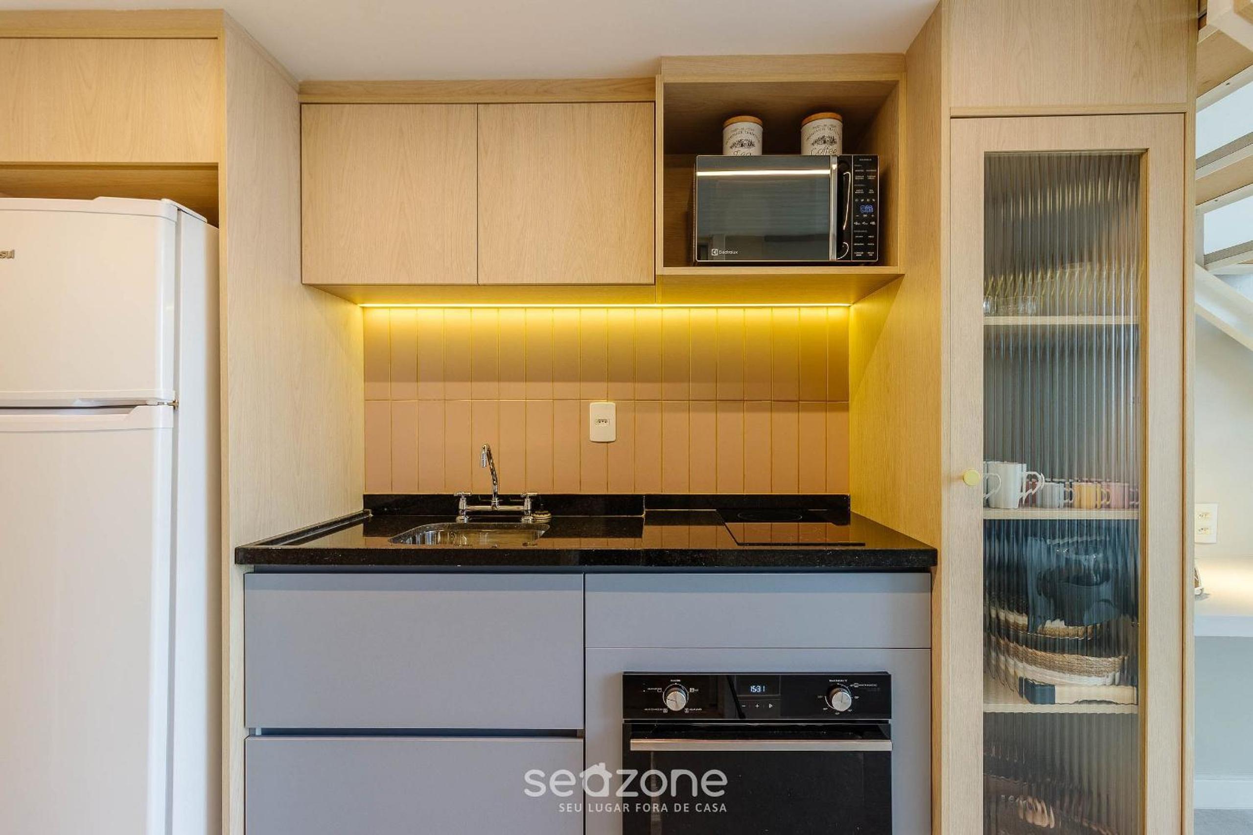 Modern apartments in a building with a pool, 300m from the subway - UOYs