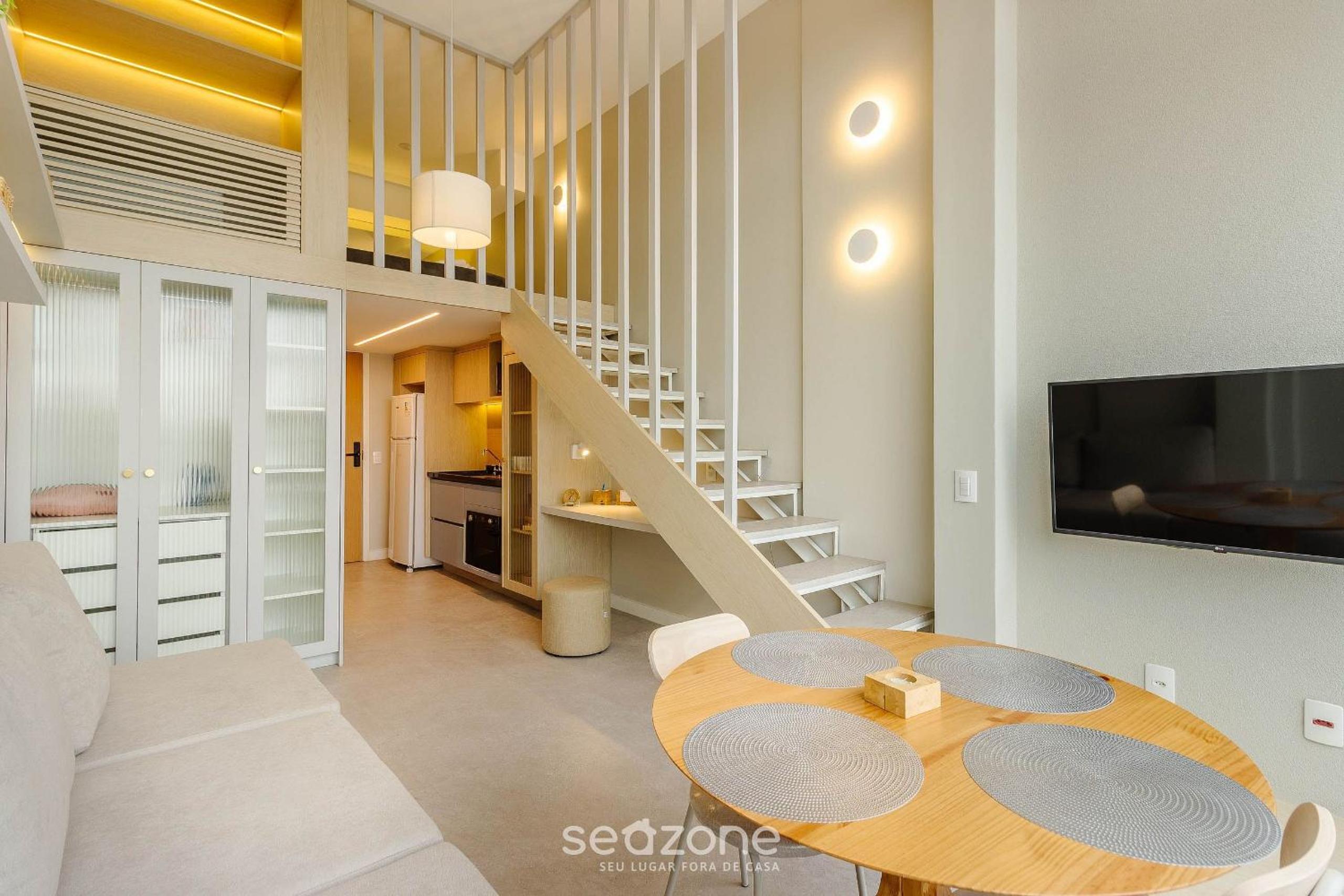 Modern apartments in a building with a pool, 300m from the subway - UOYs