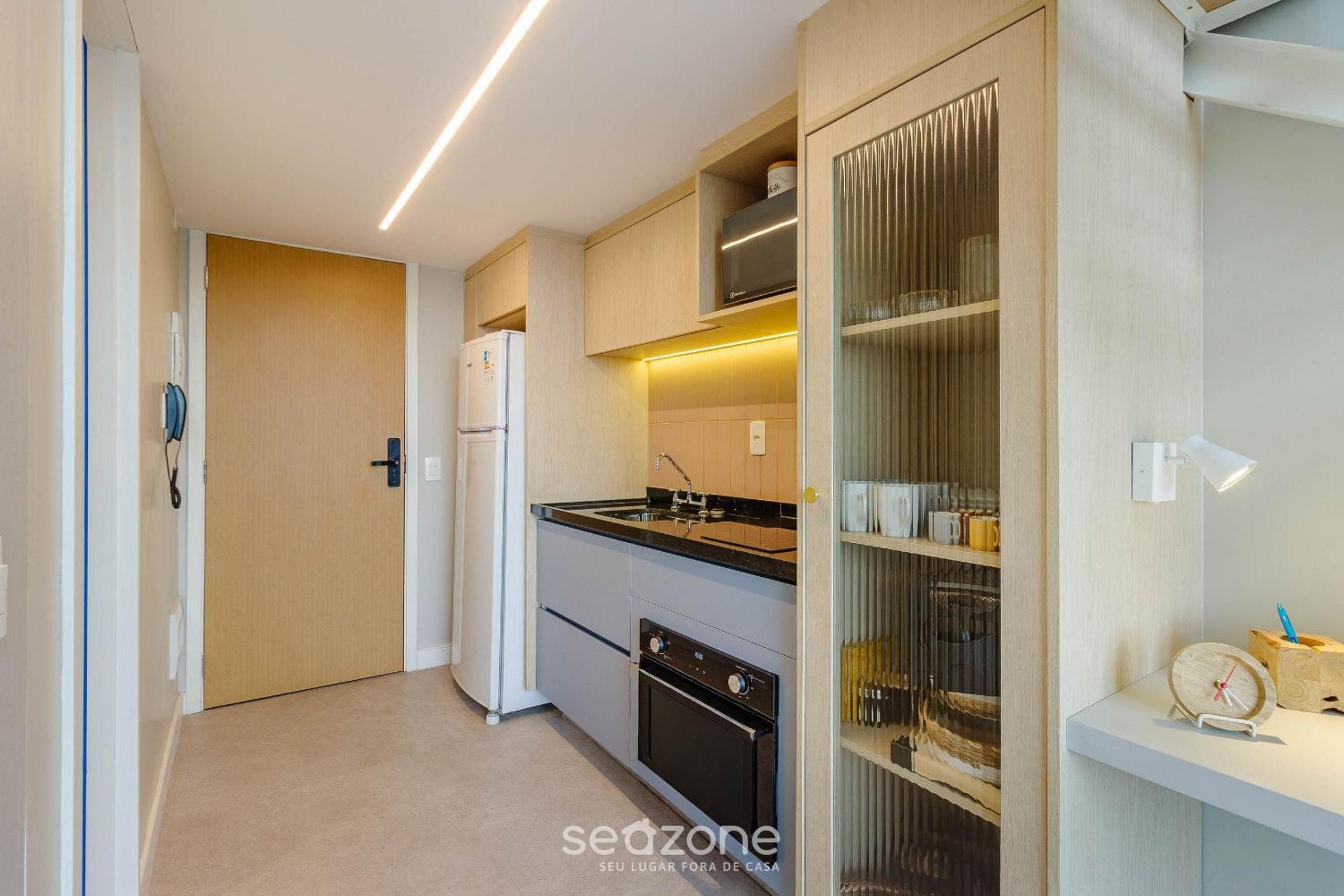 Modern apartments in a building with a pool, 300m from the subway - UOYs