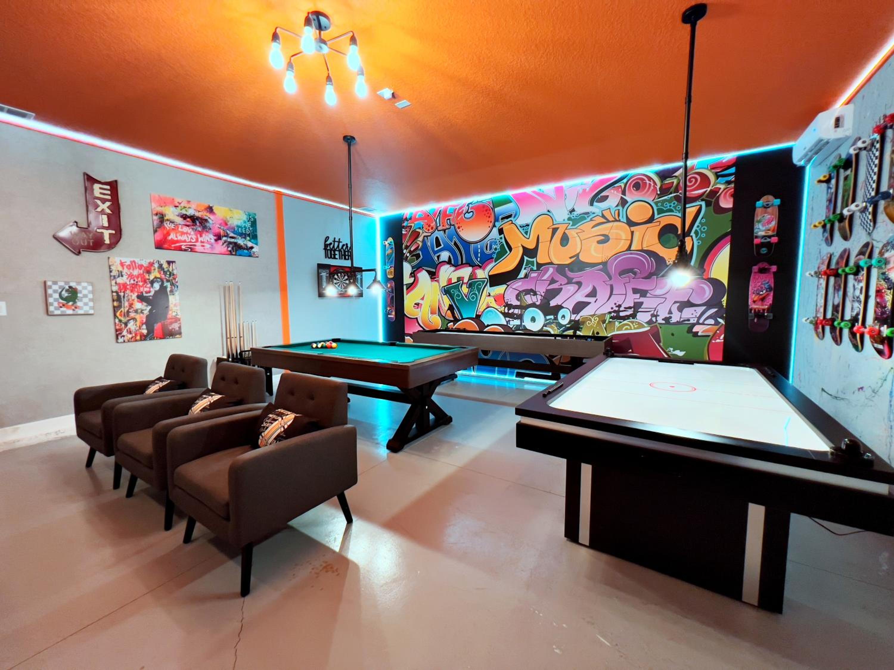 ChampionsGate 8BR Pool Game Room