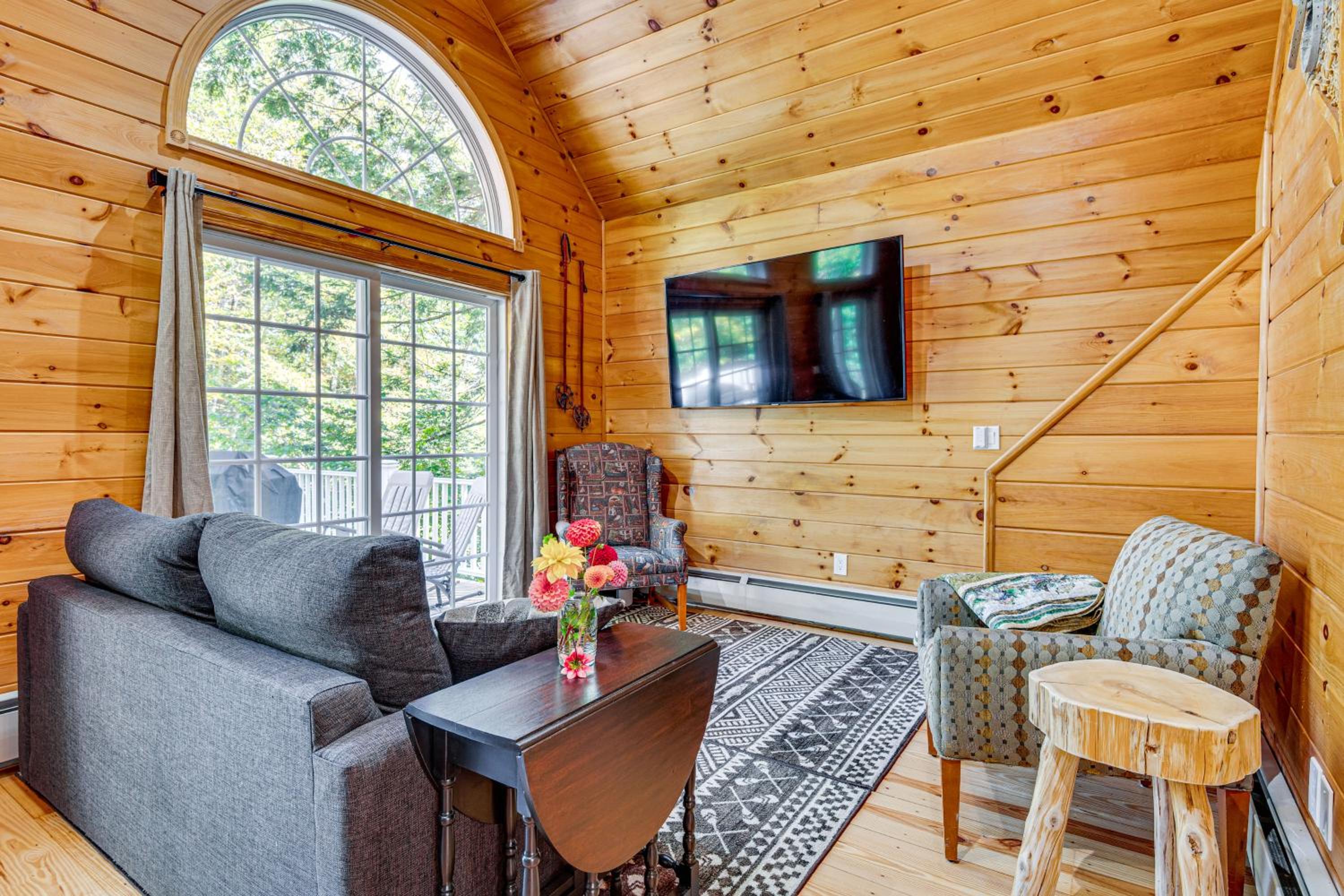On Baxter Lake Wooded Retreat Near Trails