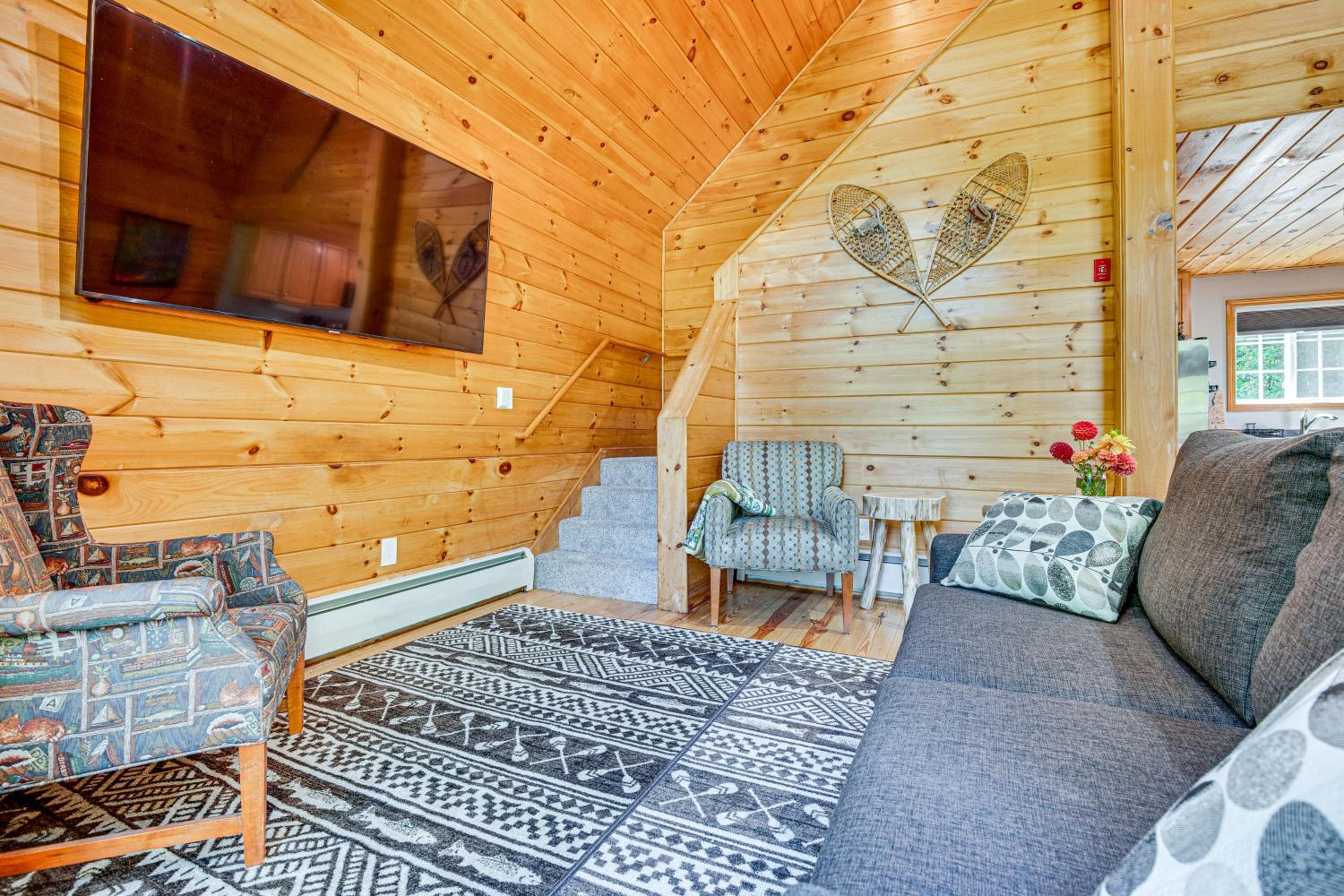 On Baxter Lake Wooded Retreat Near Trails