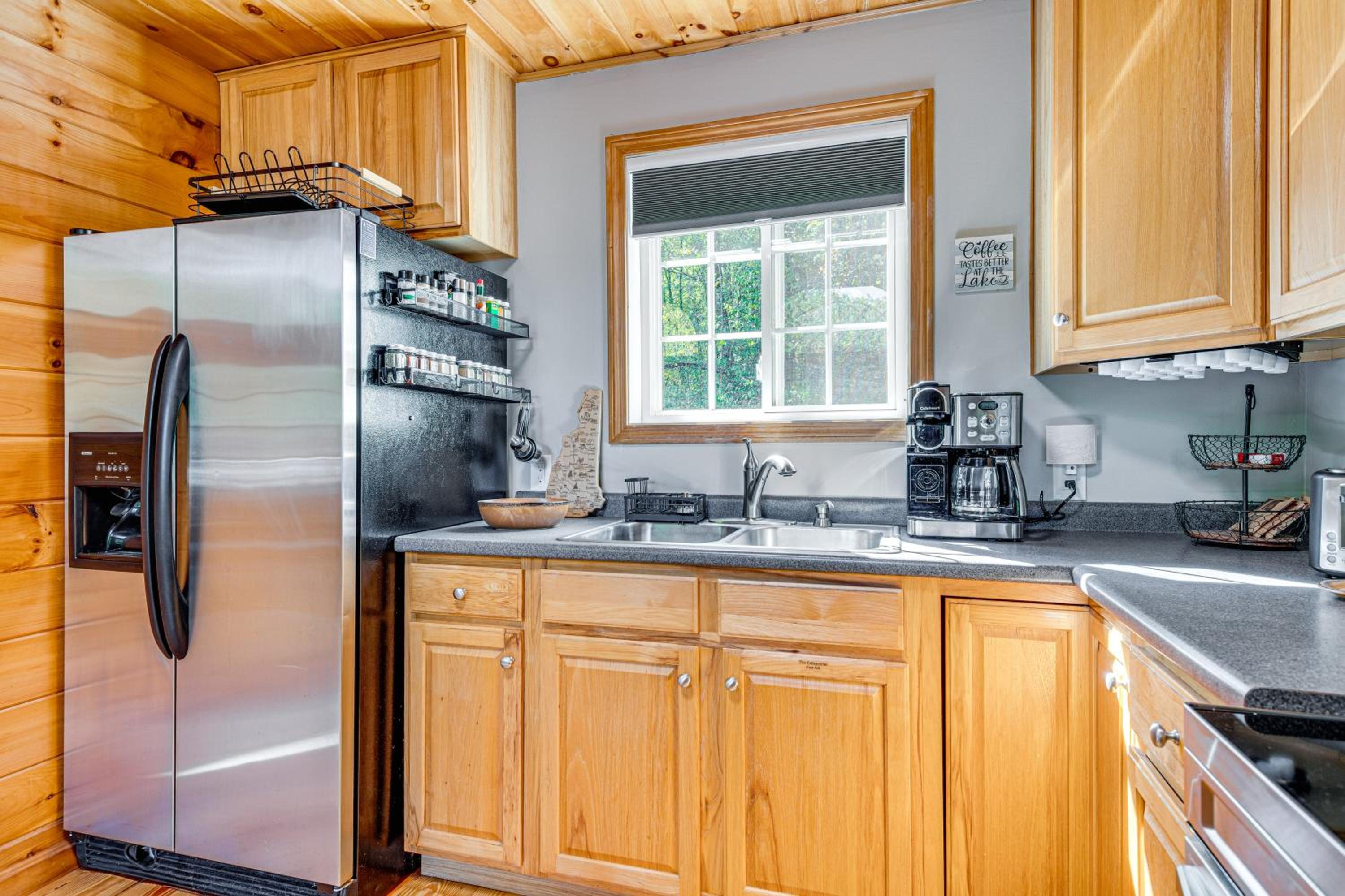 On Baxter Lake Wooded Retreat Near Trails