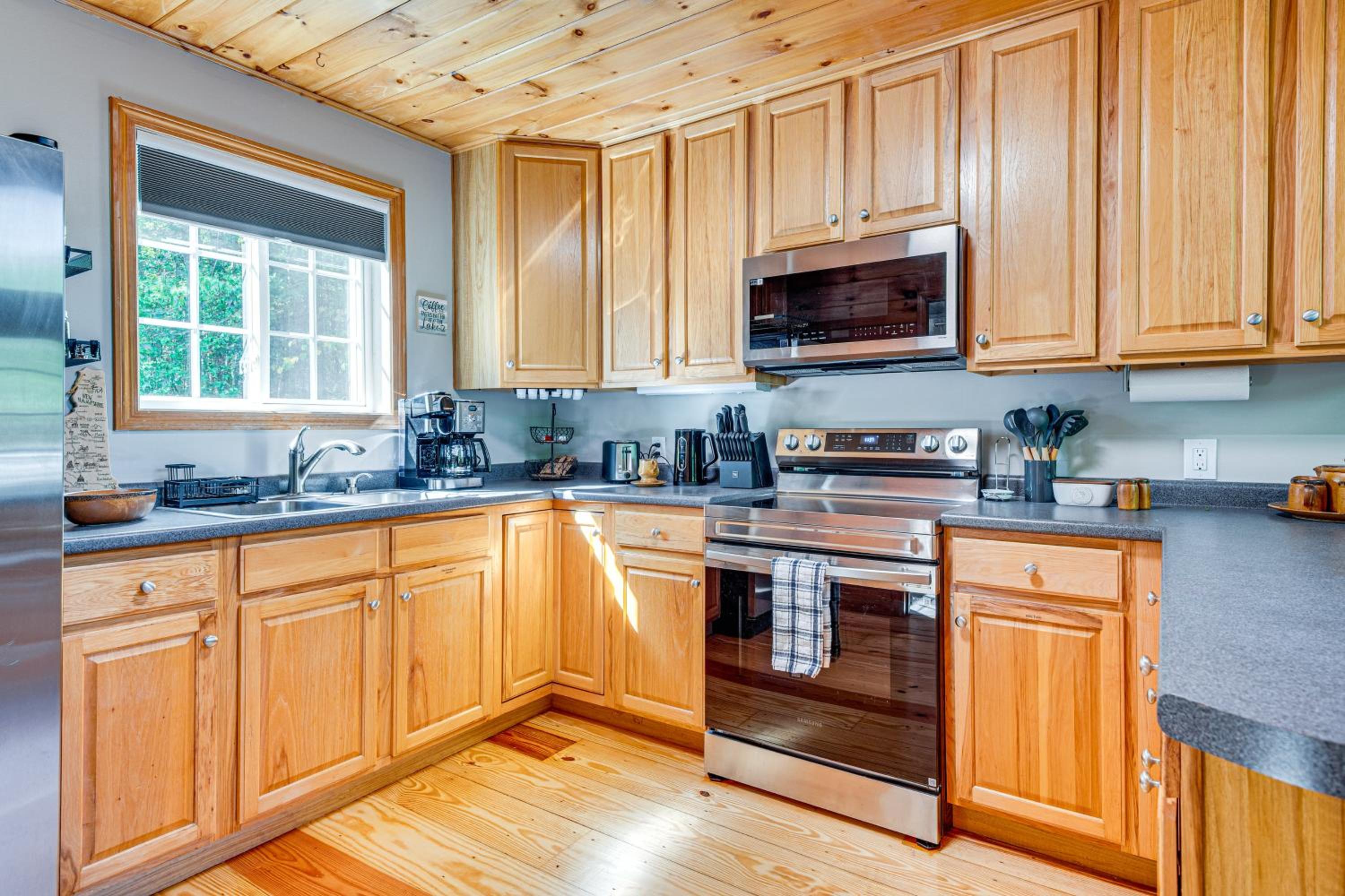 On Baxter Lake Wooded Retreat Near Trails