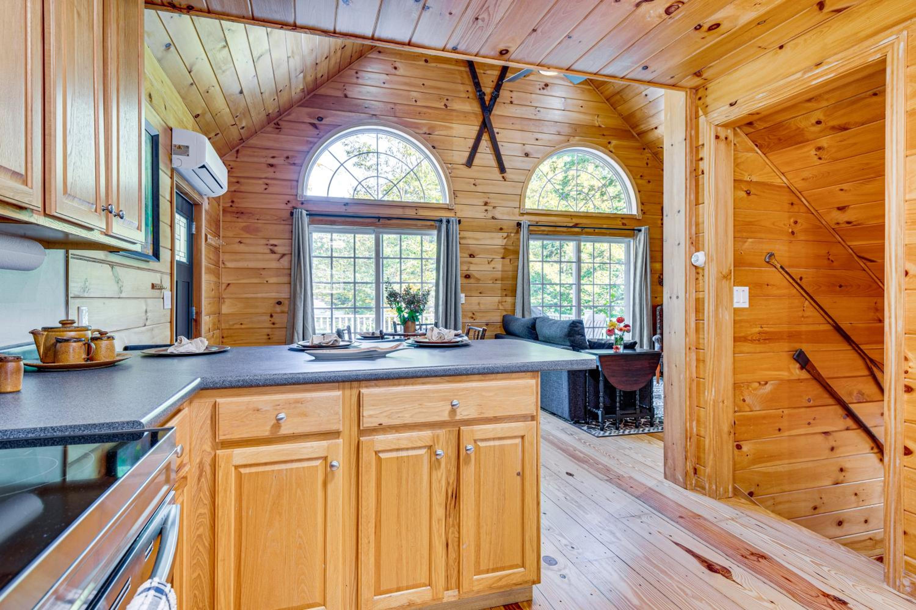 On Baxter Lake Wooded Retreat Near Trails