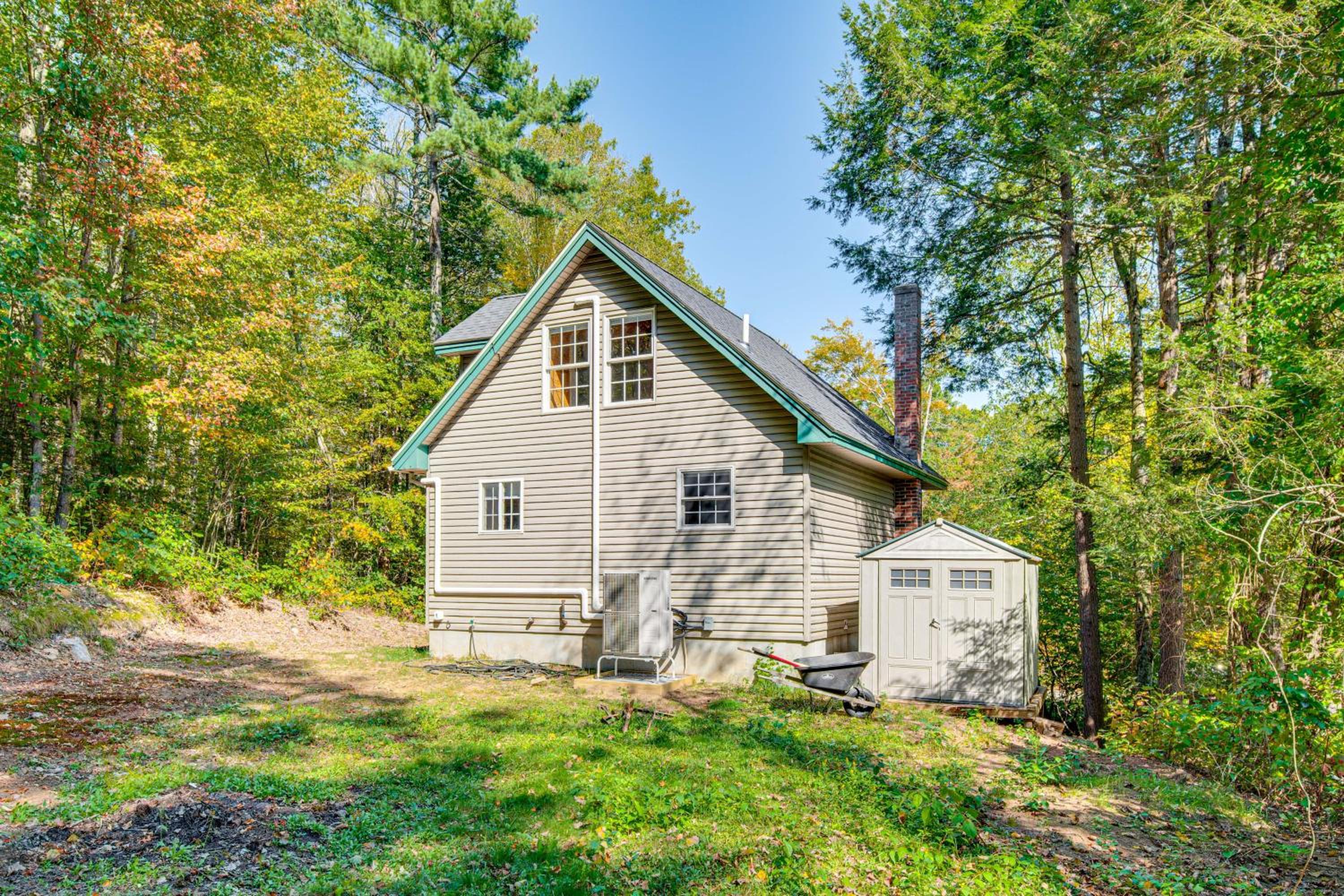 On Baxter Lake Wooded Retreat Near Trails