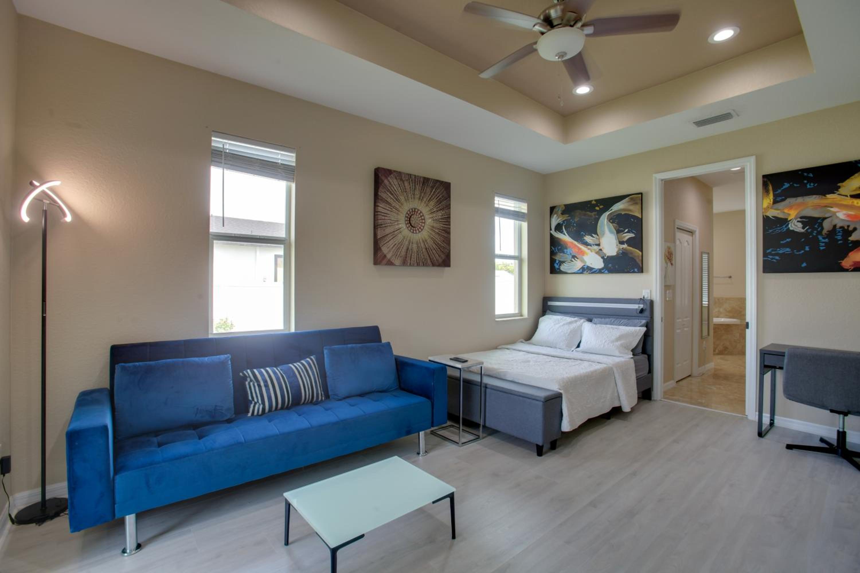 Cozy Couples Retreat with Porch in Cape Coral!