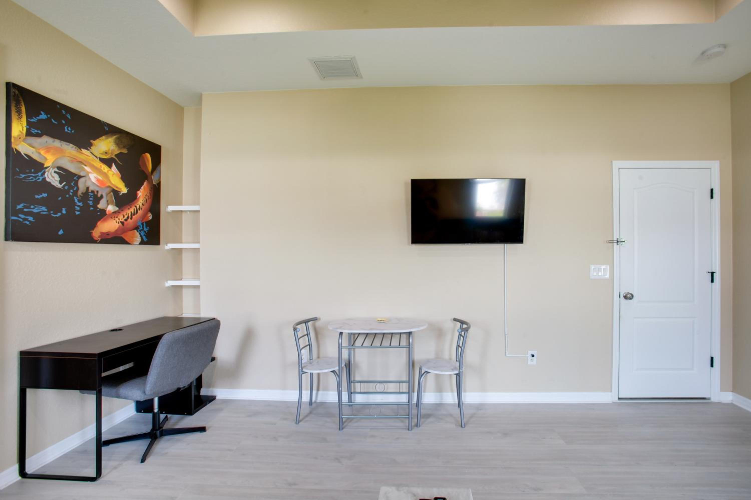 Cozy Couples Retreat with Porch in Cape Coral!