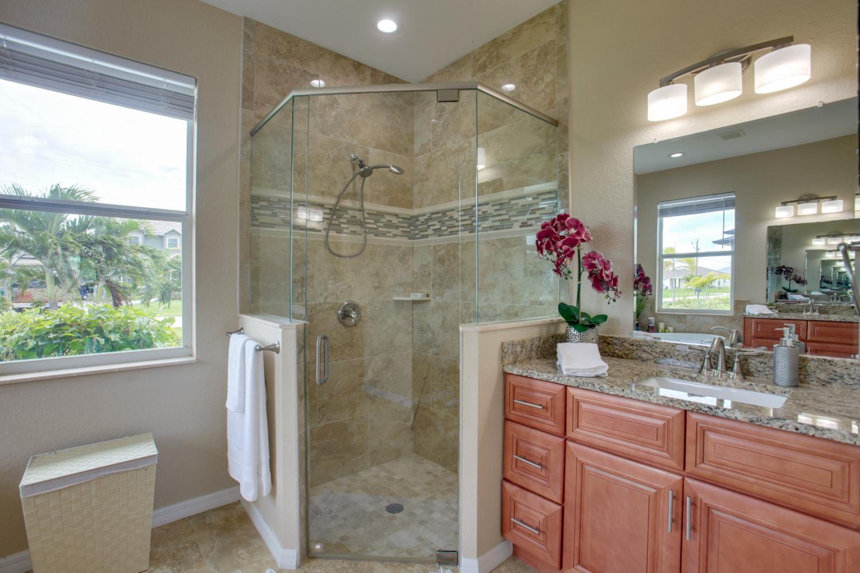 Cozy Couples Retreat with Porch in Cape Coral!