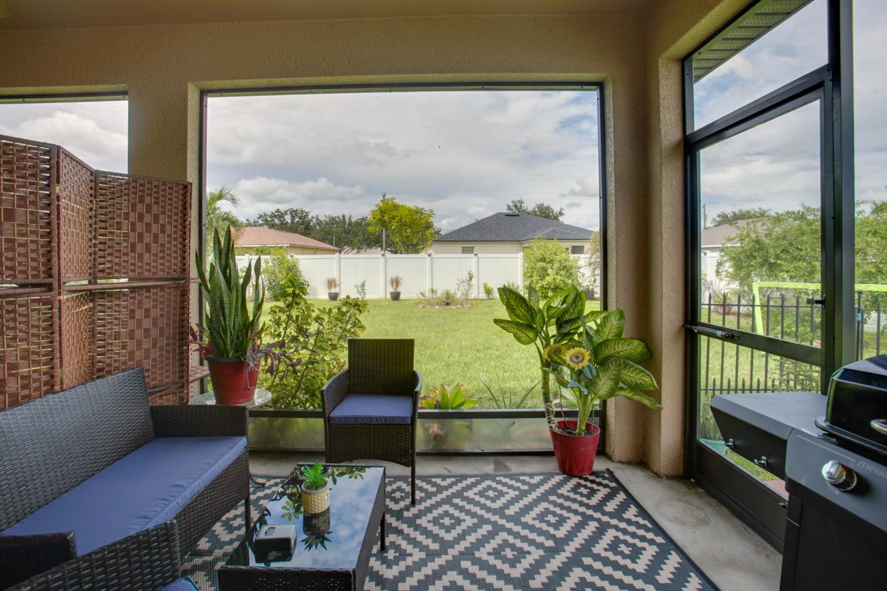 Cozy Couples Retreat with Porch in Cape Coral!