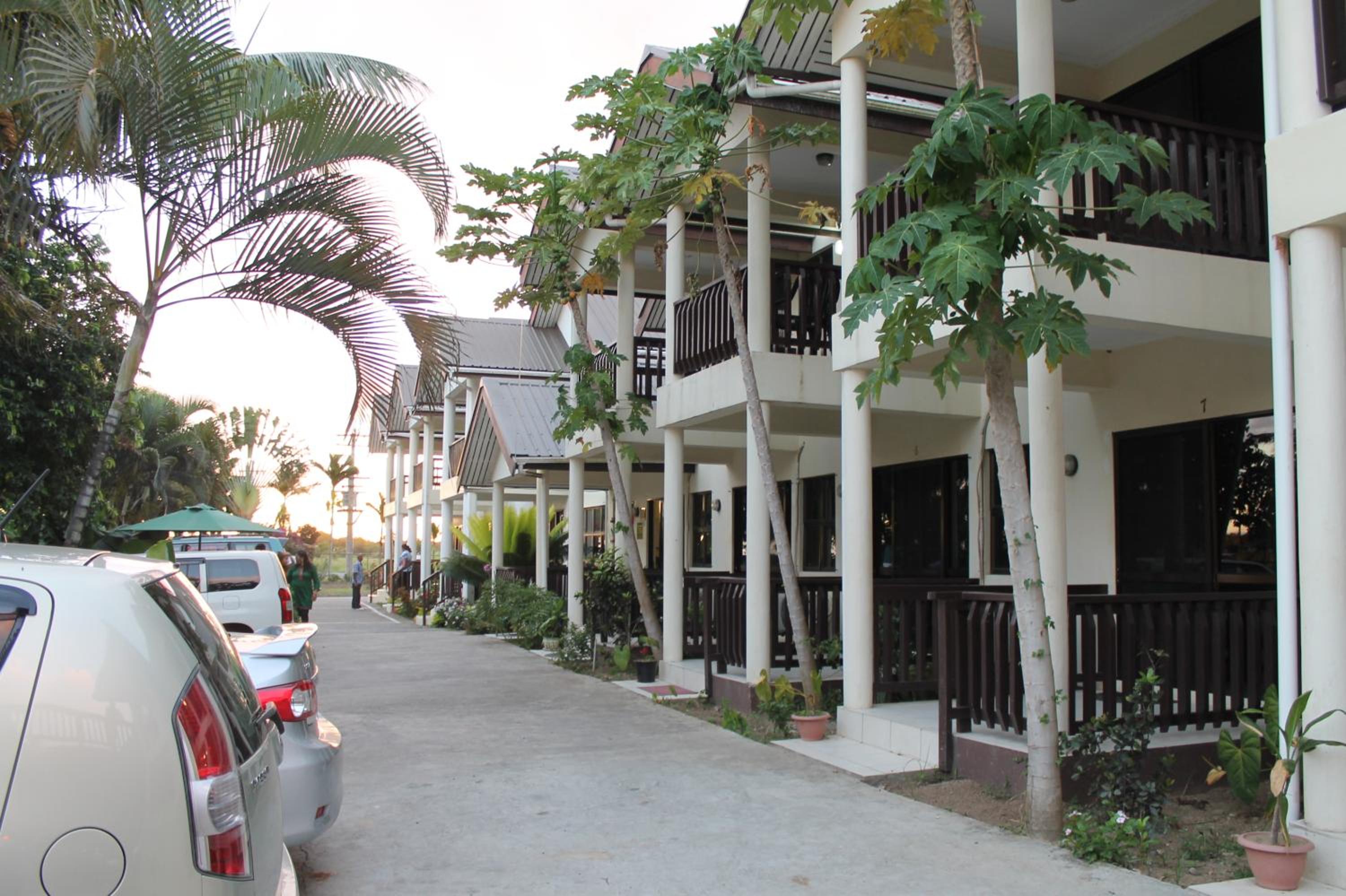 Shalini Garden Hotel & Apartments