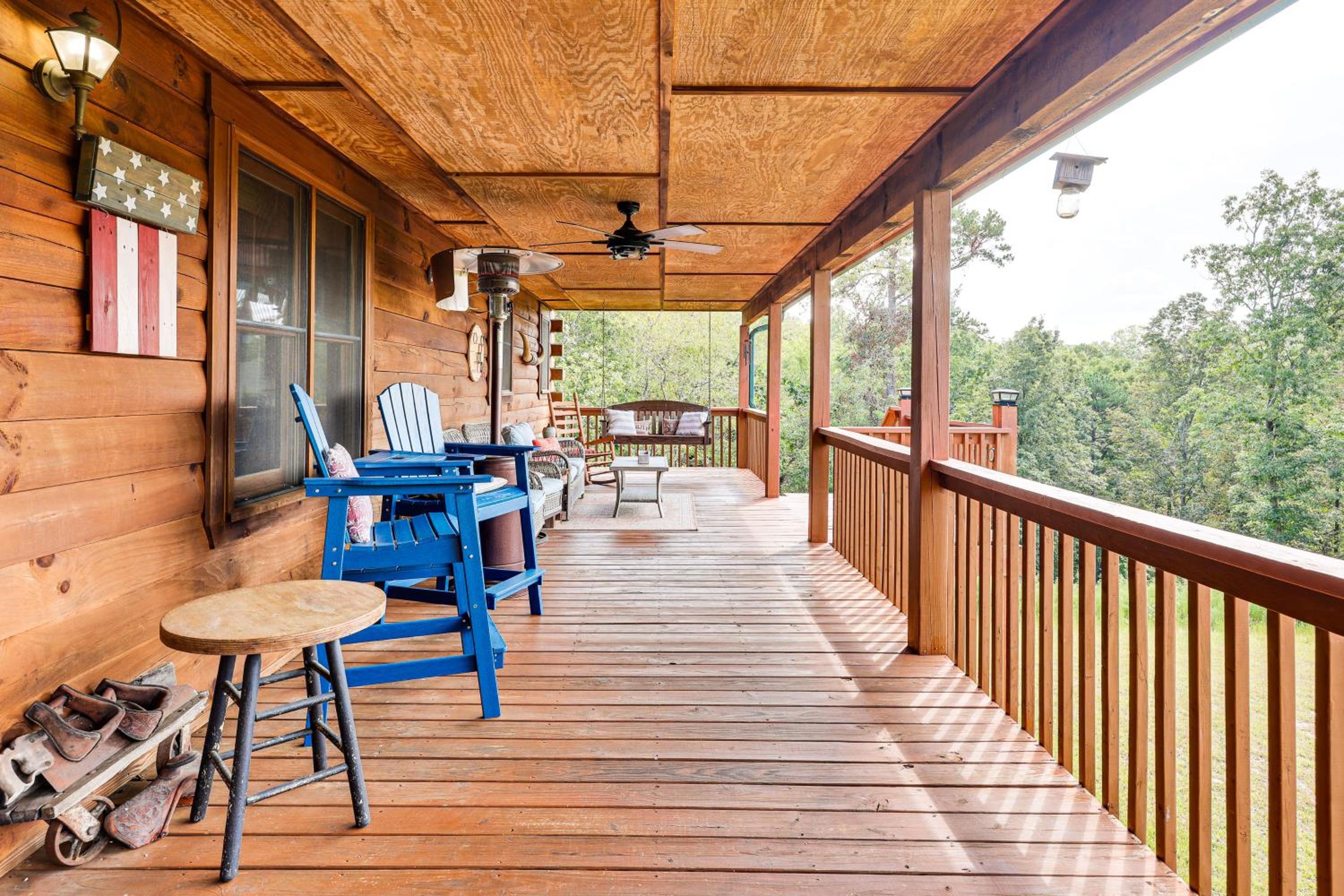 Deck and Mtn Views Sunset Ridge Cabin in Murphy