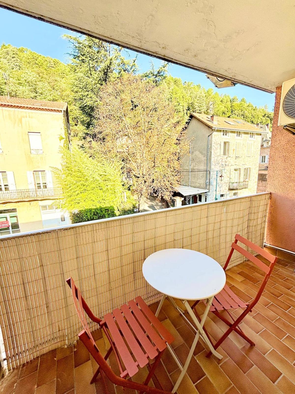 T2 proche Thermes Vals Idéal curistes et familles