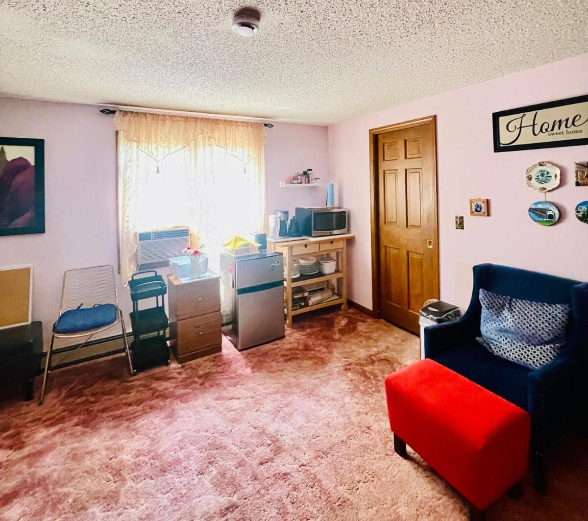 Cozy Loft in Amherst NY No Pet