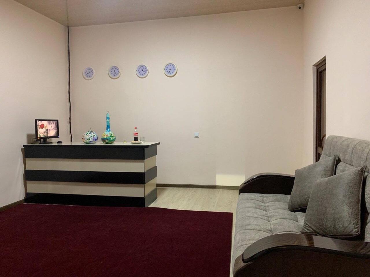 Caravan Hostel Near Airport