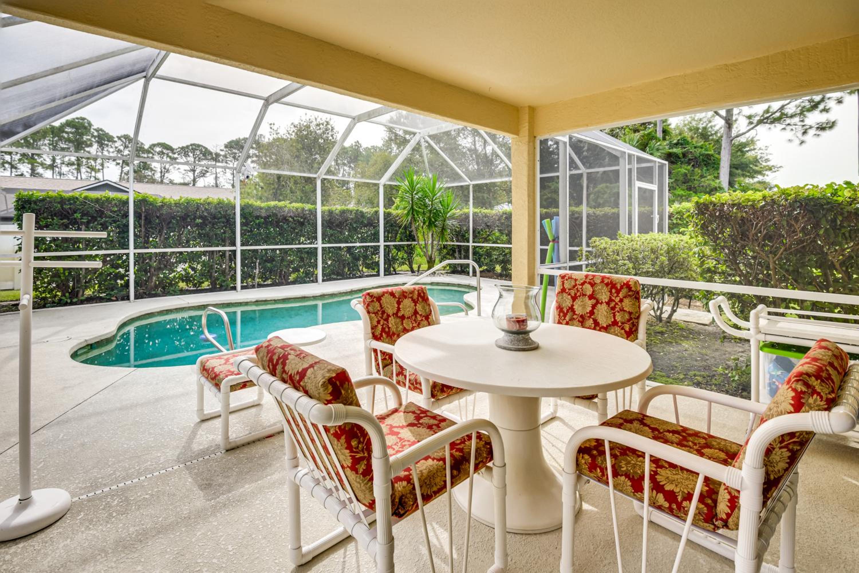 5 Mi to Beaches Family Getaway in Palm Coast!