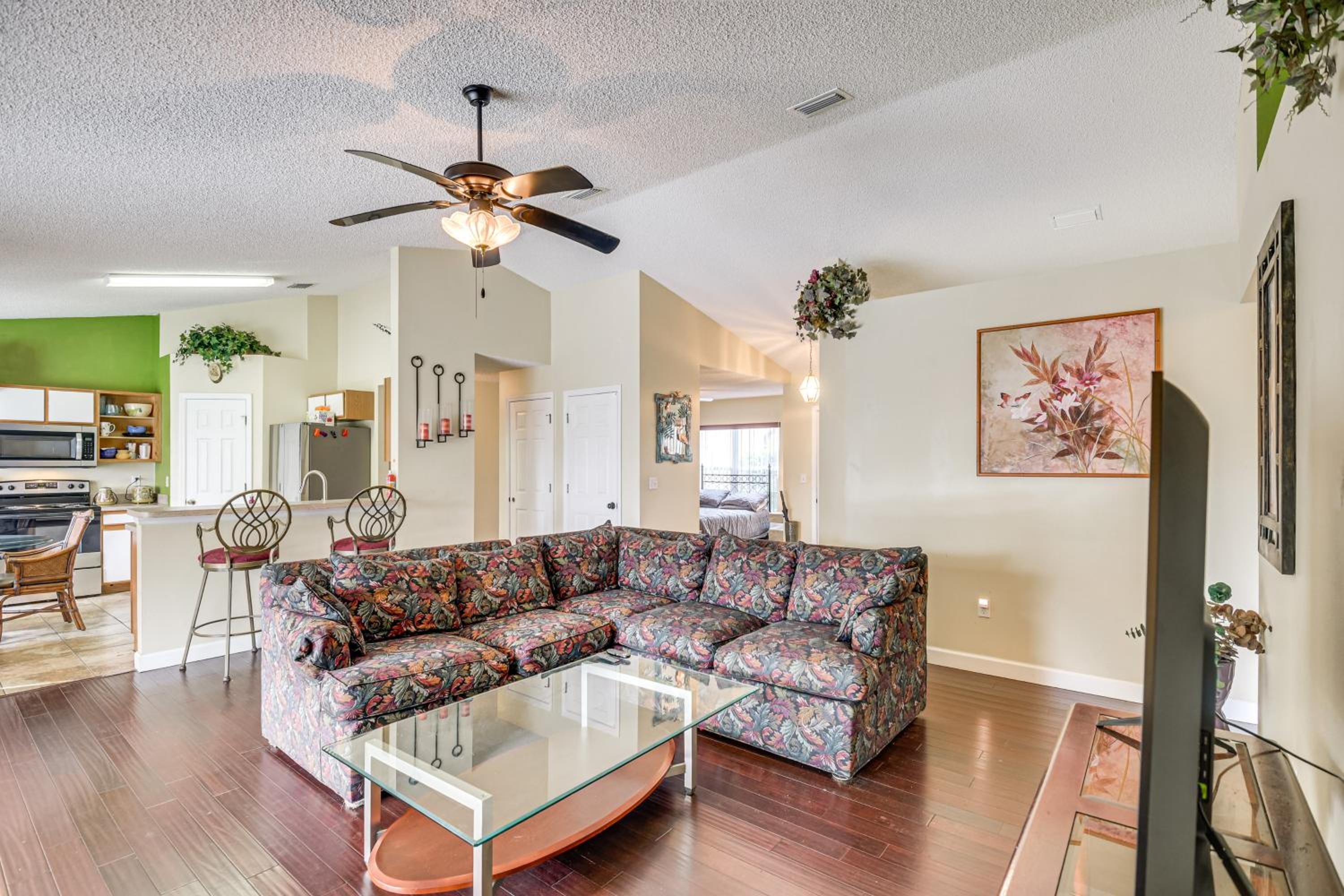 5 Mi to Beaches Family Getaway in Palm Coast!