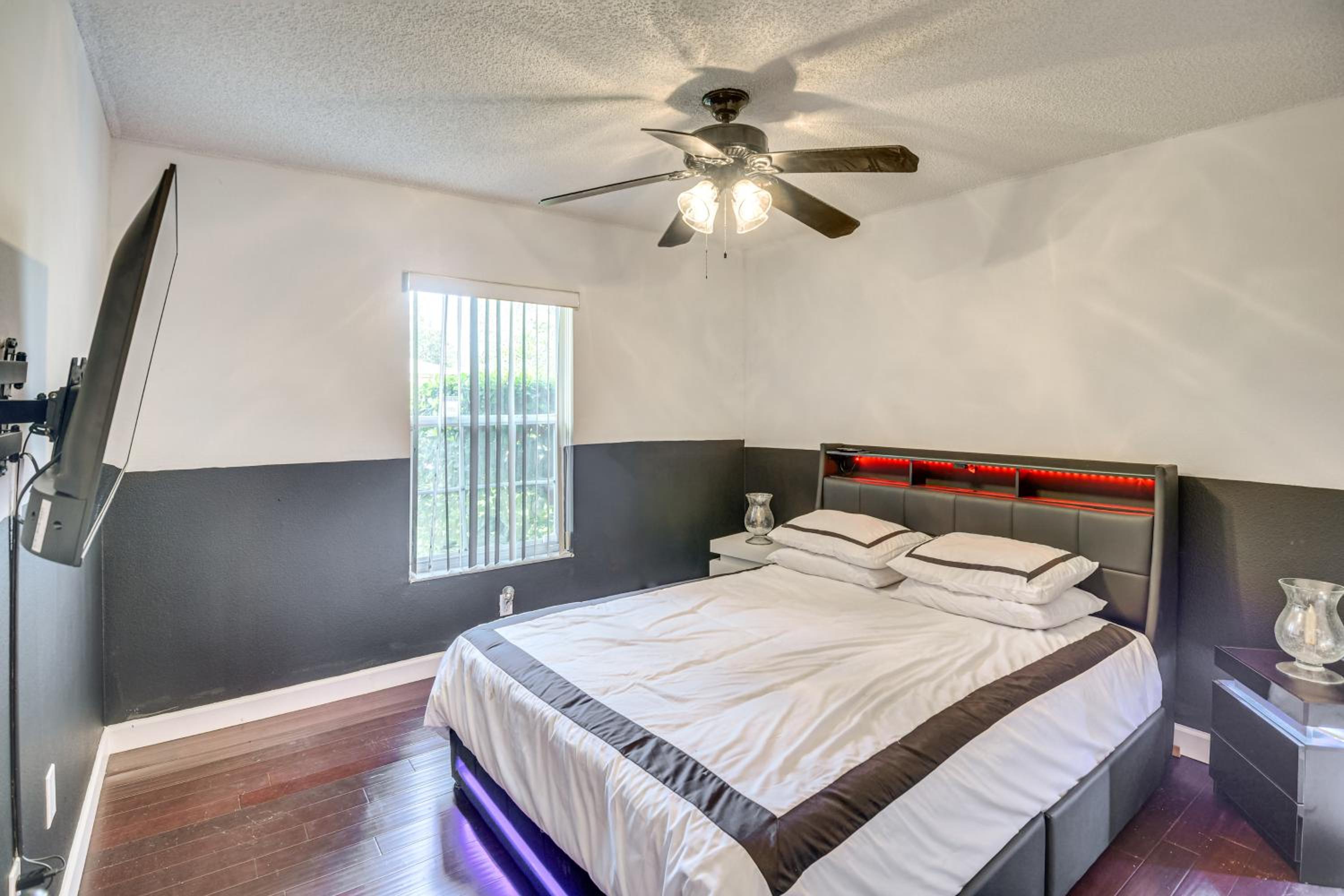 5 Mi to Beaches Family Getaway in Palm Coast!