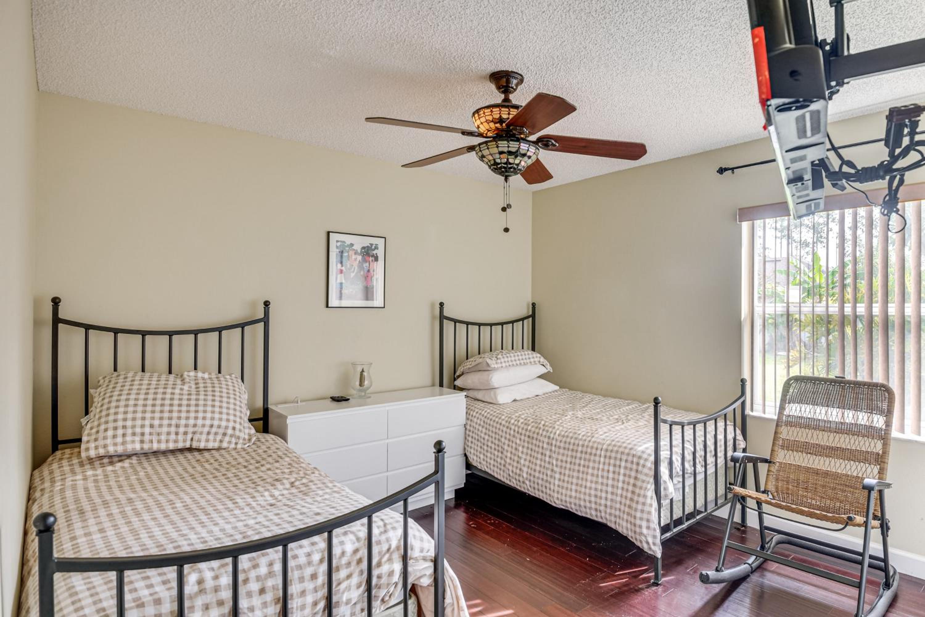 5 Mi to Beaches Family Getaway in Palm Coast!
