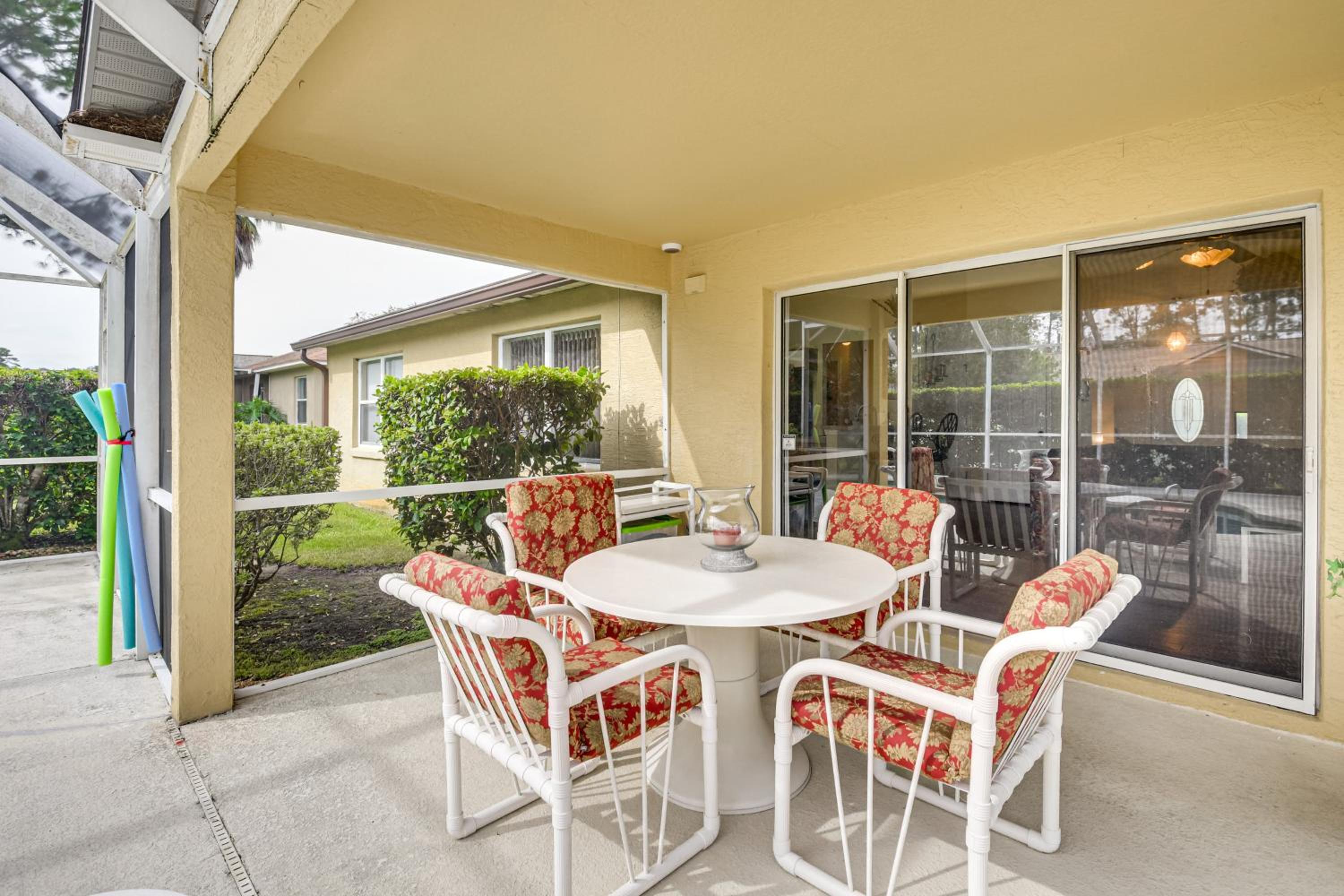 5 Mi to Beaches Family Getaway in Palm Coast!