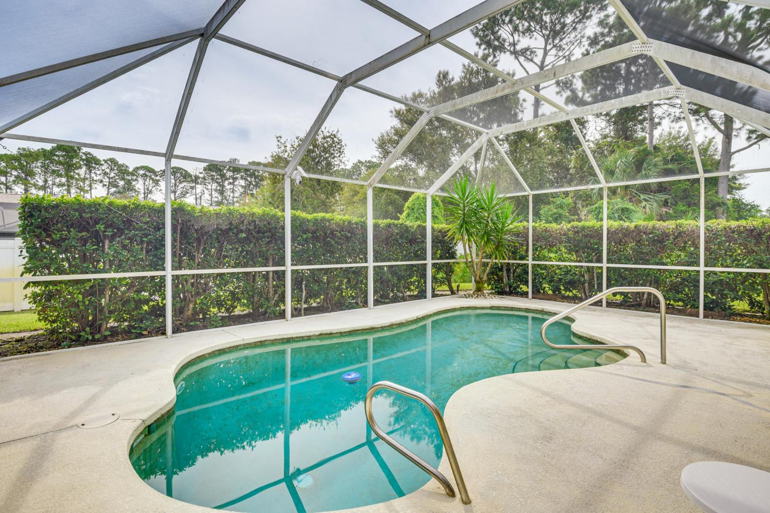 5 Mi to Beaches Family Getaway in Palm Coast!