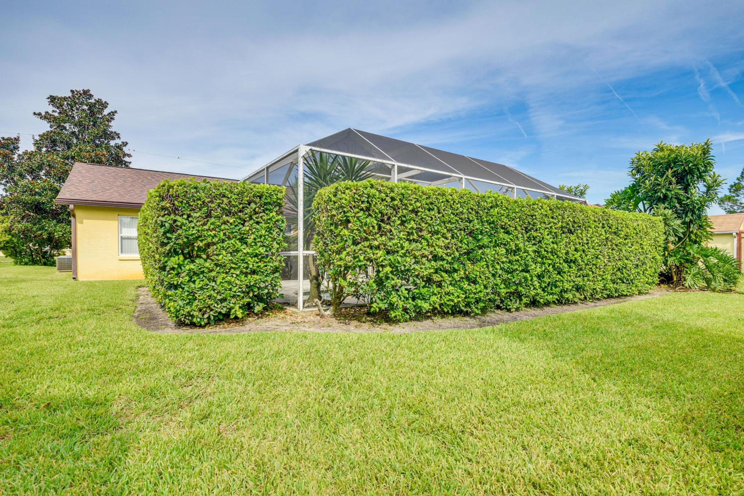 5 Mi to Beaches Family Getaway in Palm Coast!